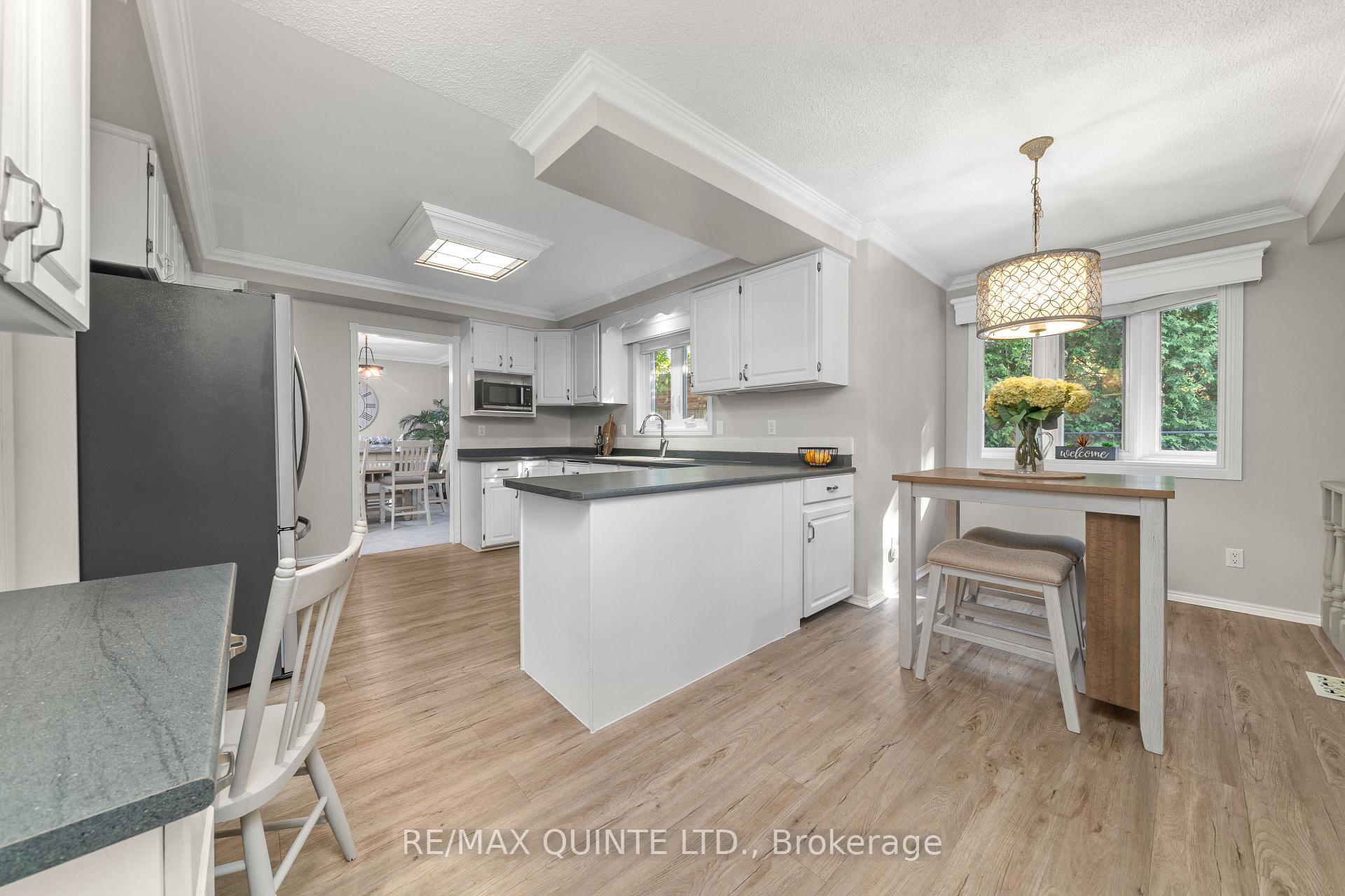 Photo 14 of 46 Grosvenor Drive, Belleville, Belleville Ward — HOMEH