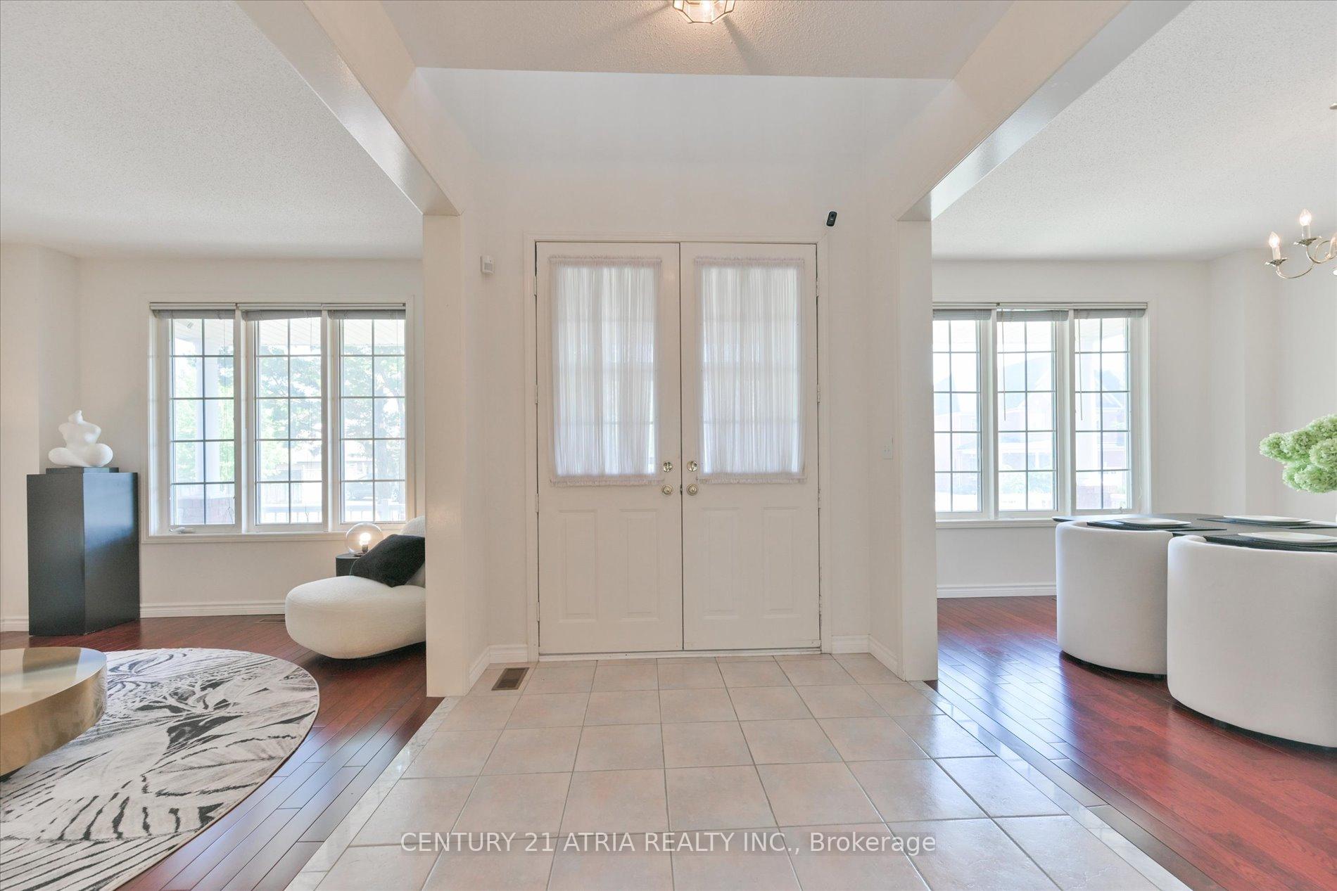 Photo 2 of 54 Castlemore Avenue, Markham, Berczy — HOMEH