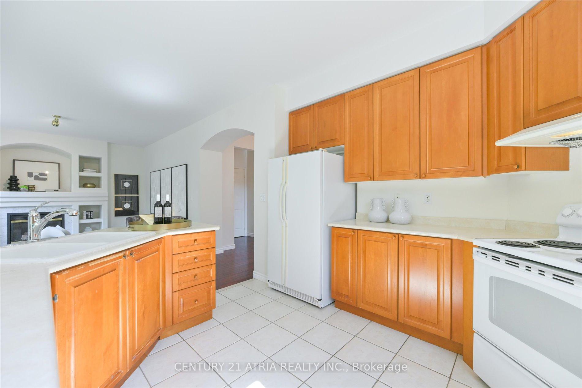 Photo 8 of 54 Castlemore Avenue, Markham, Berczy — HOMEH