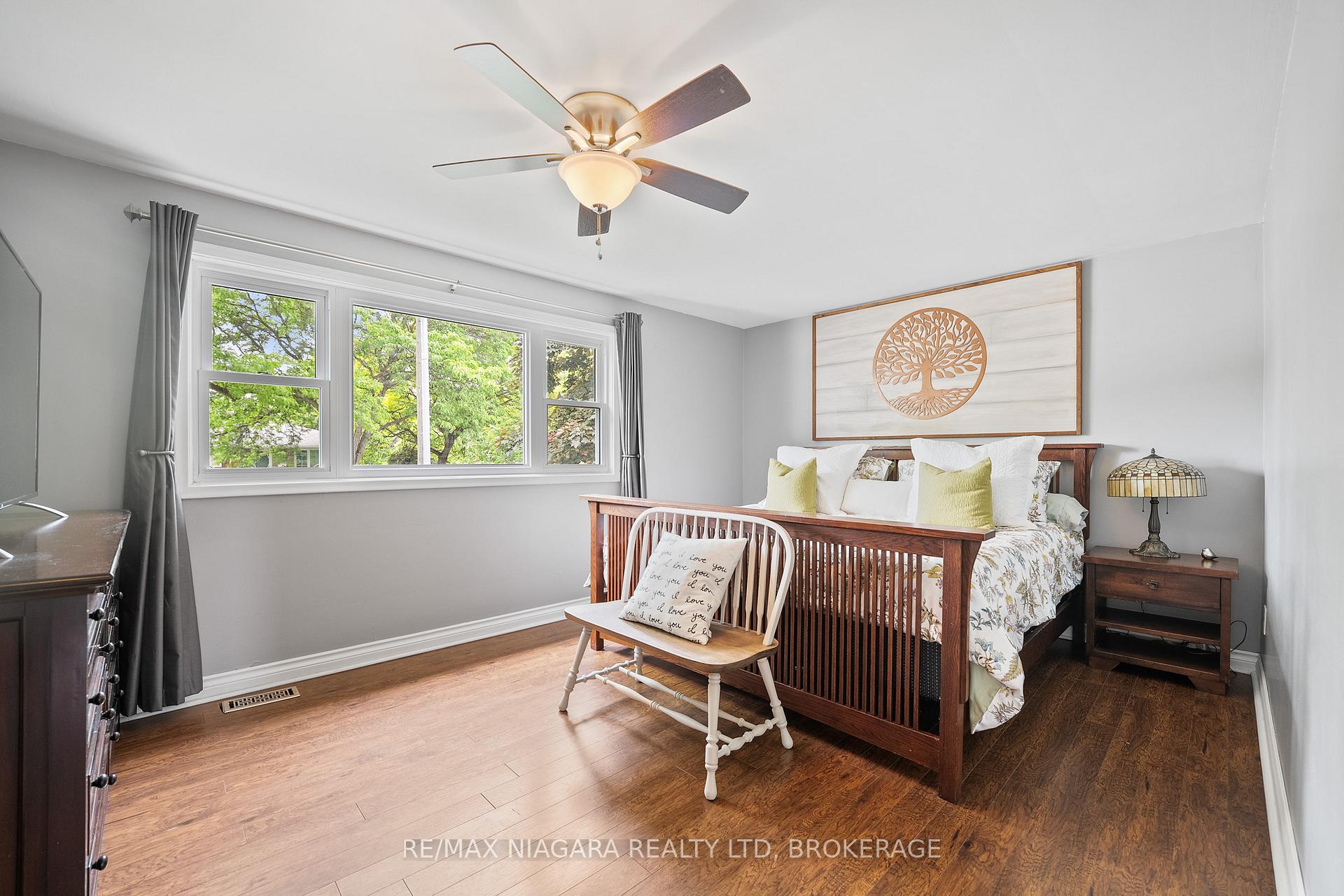 Photo 36 of 25 Oakmount Drive, St. Catharines, Glendale/Glenridge — HOMEH
