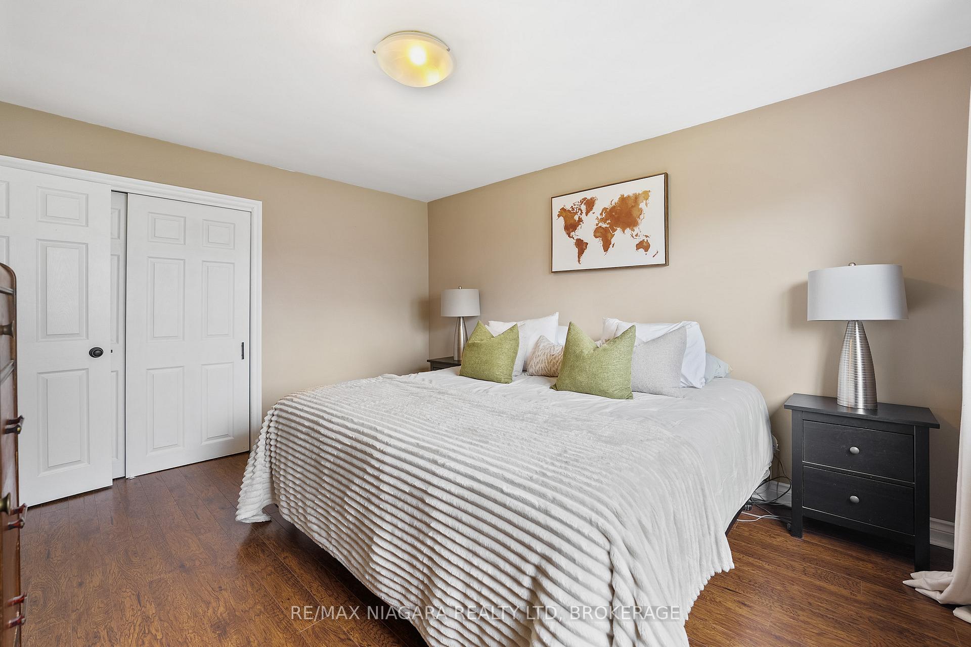 Photo 25 of 25 Oakmount Drive, St. Catharines, Glendale/Glenridge — HOMEH