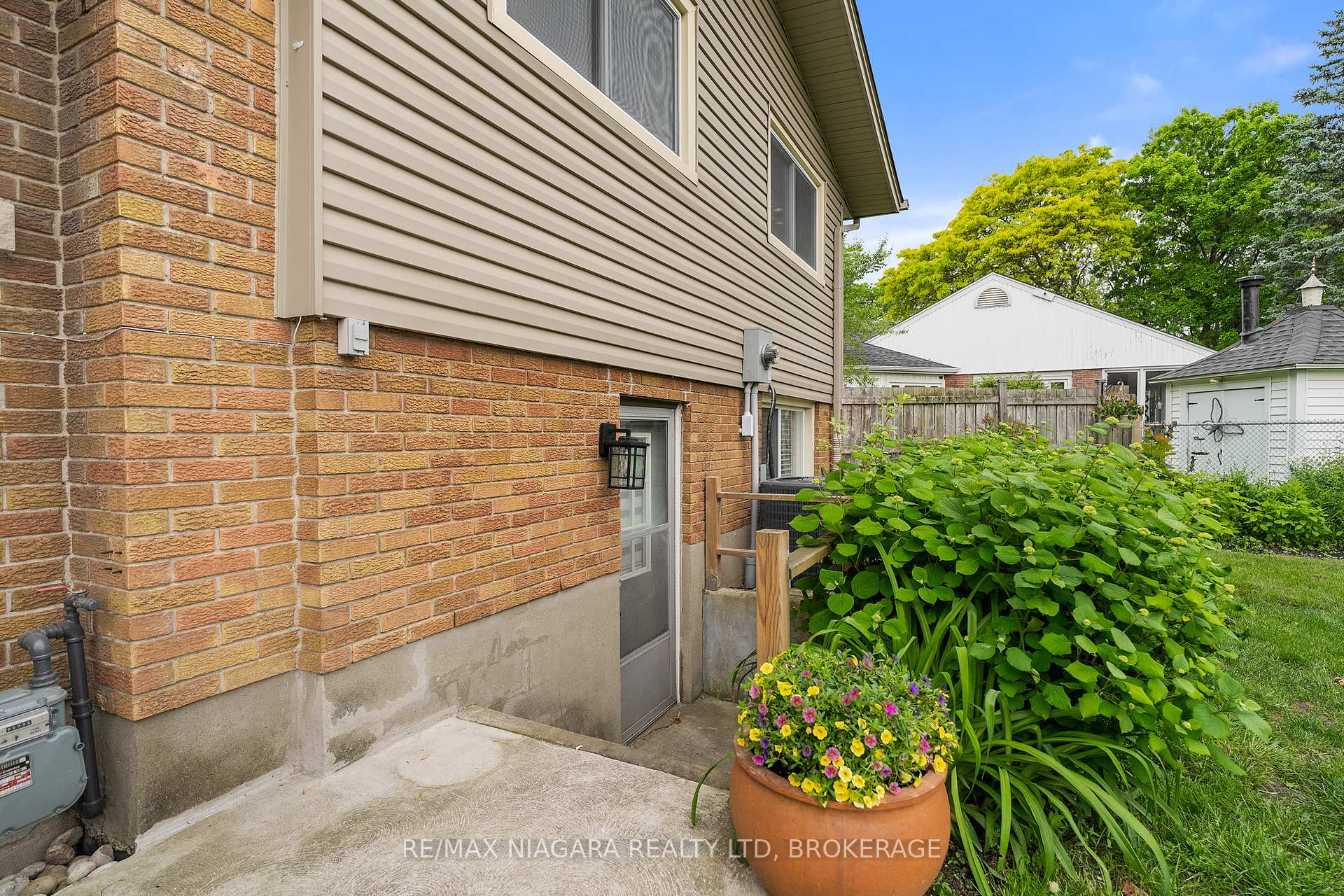 Photo 49 of 25 Oakmount Drive, St. Catharines, Glendale/Glenridge — HOMEH