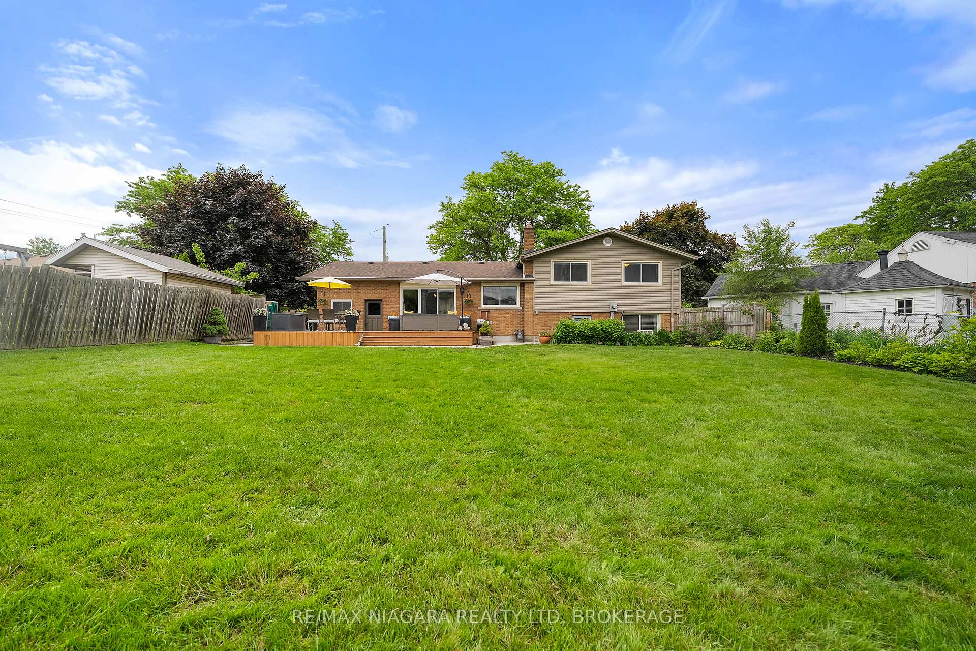 Photo 47 of 25 Oakmount Drive, St. Catharines, Glendale/Glenridge — HOMEH