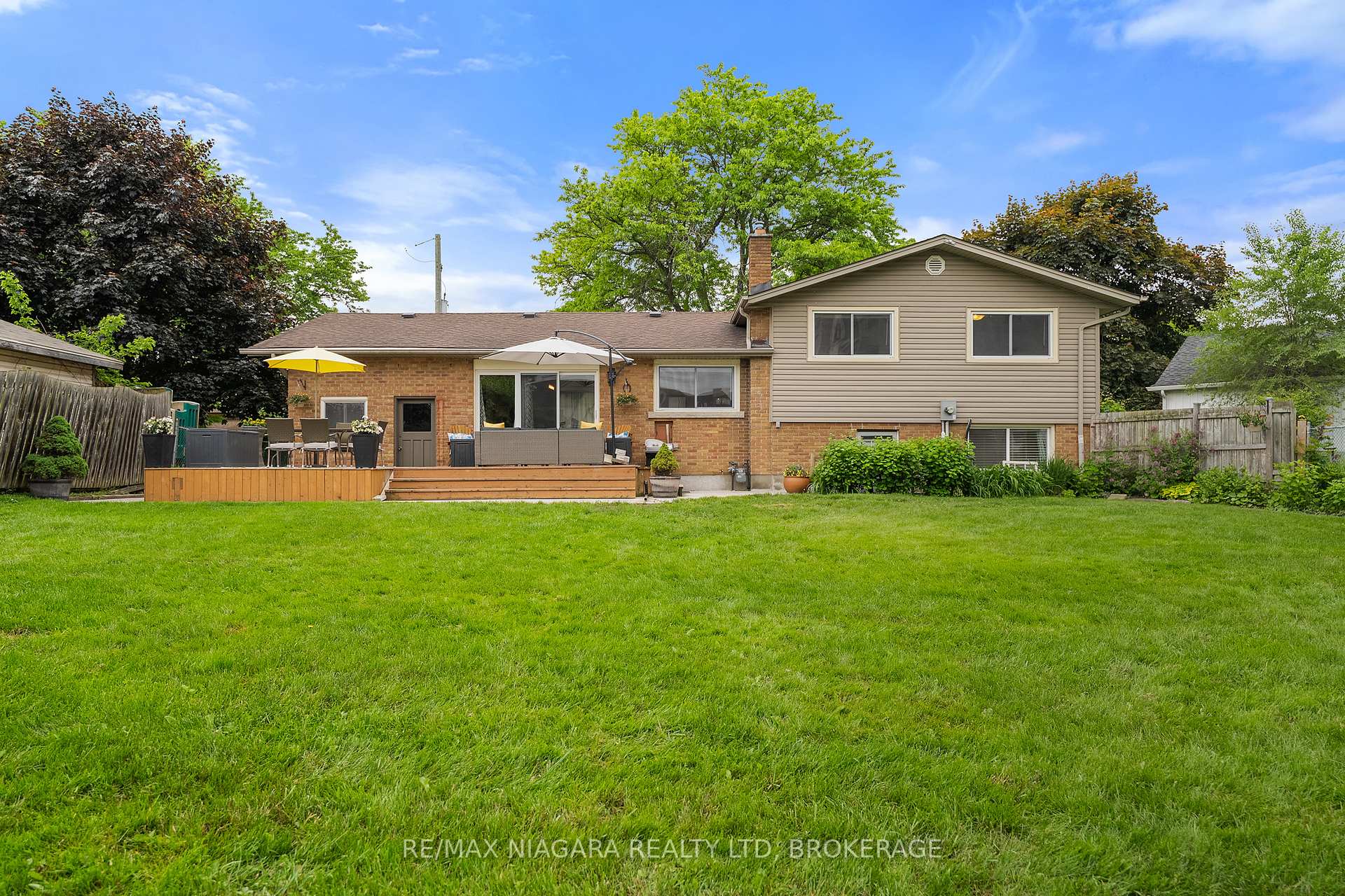 Photo 48 of 25 Oakmount Drive, St. Catharines, Glendale/Glenridge — HOMEH