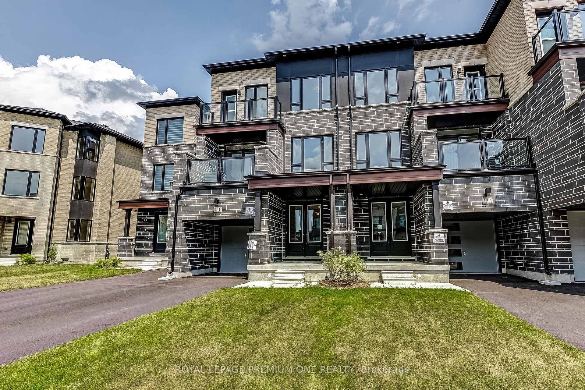 Photo 7 of 141 Tennant Circle, Vaughan, Vellore Village — HOMEH