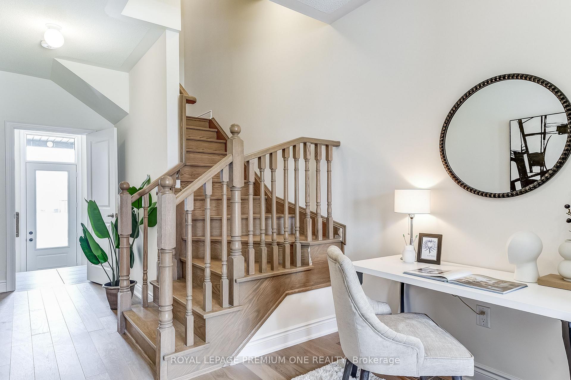 Photo 6 of 141 Tennant Circle, Vaughan, Vellore Village — HOMEH