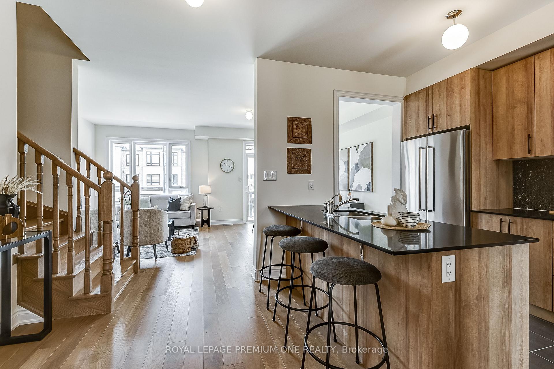 Photo 9 of 141 Tennant Circle, Vaughan, Vellore Village — HOMEH