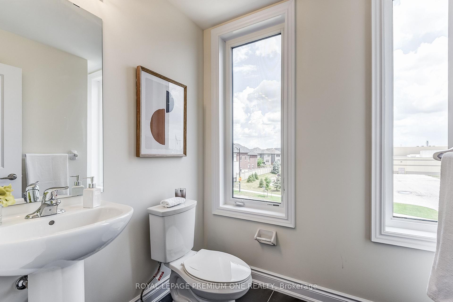 Photo 15 of 141 Tennant Circle, Vaughan, Vellore Village — HOMEH
