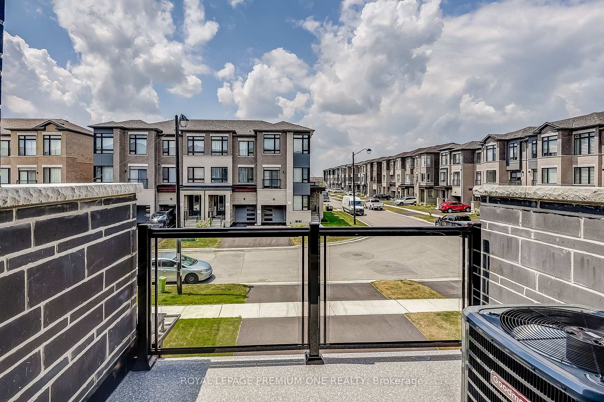 Photo 40 of 141 Tennant Circle, Vaughan, Vellore Village — HOMEH