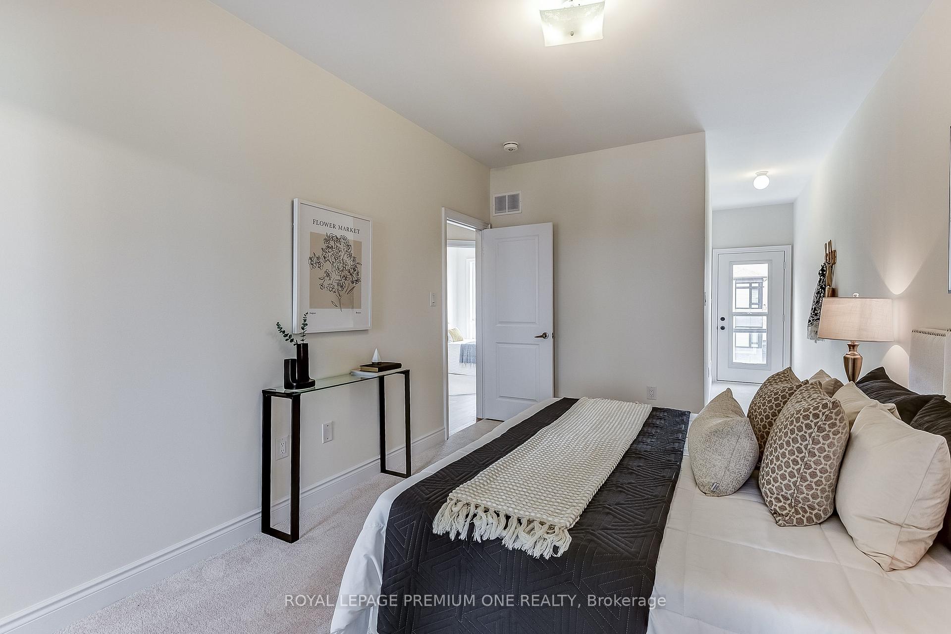 Photo 24 of 141 Tennant Circle, Vaughan, Vellore Village — HOMEH