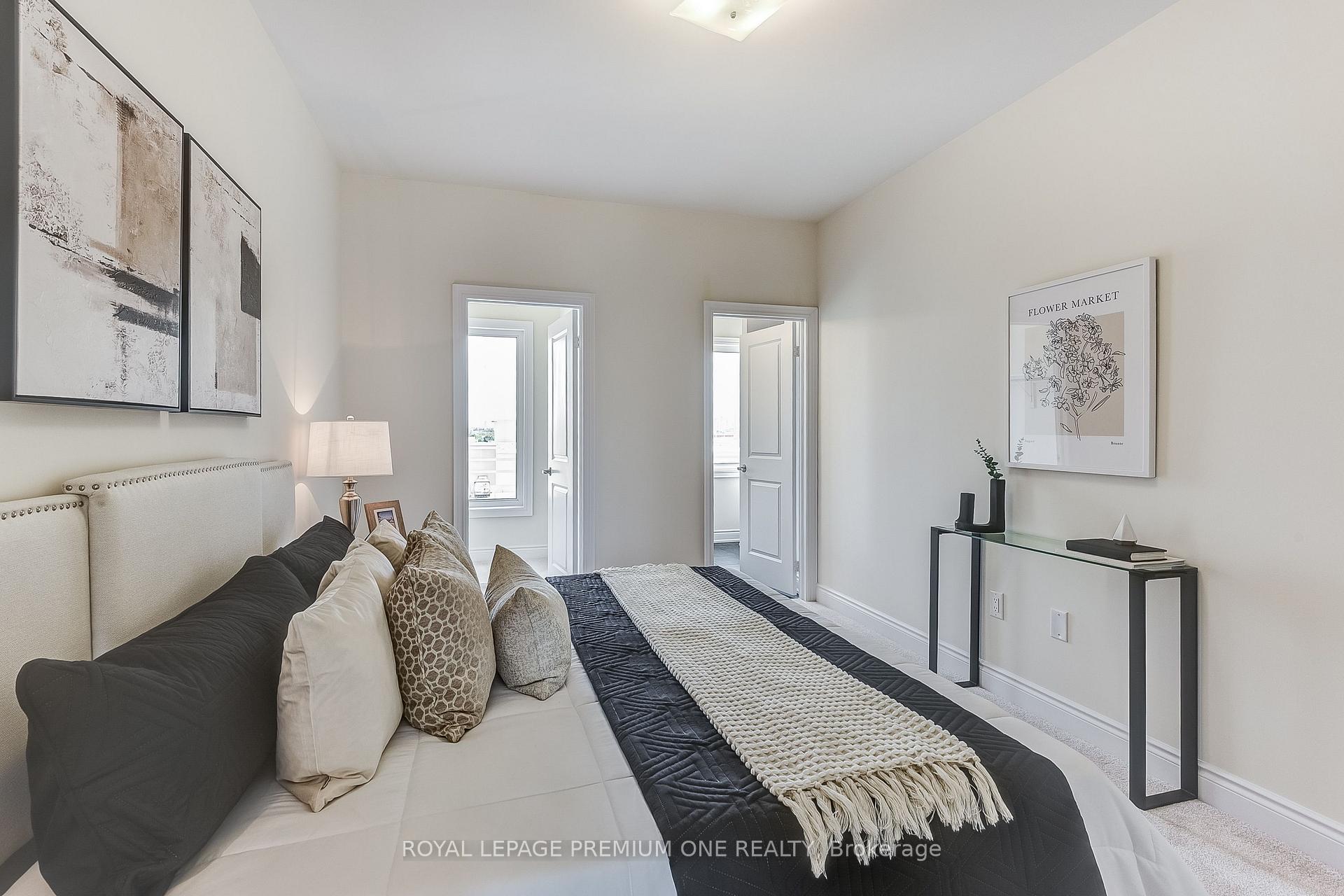 Photo 33 of 141 Tennant Circle, Vaughan, Vellore Village — HOMEH