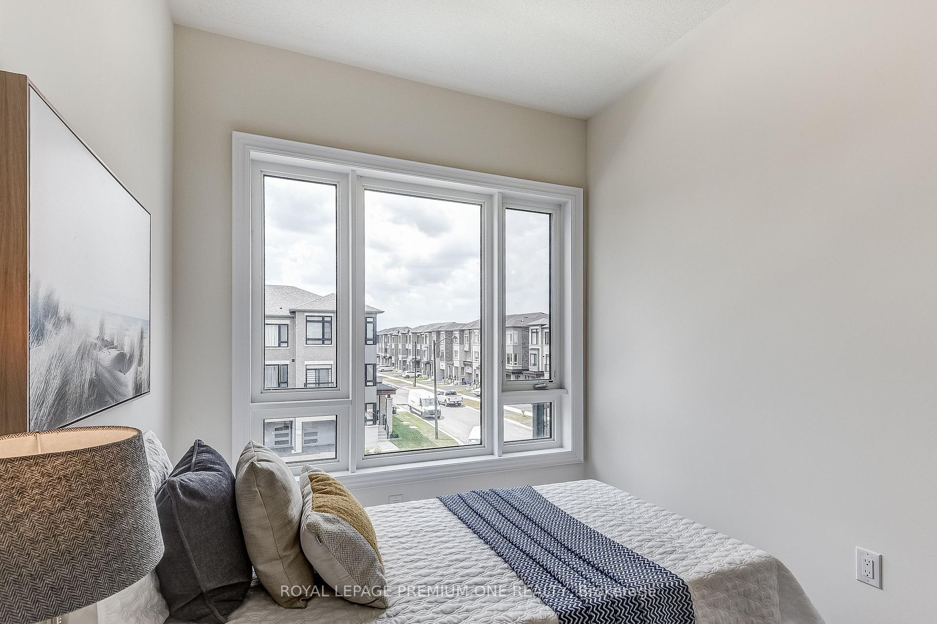 Photo 48 of 141 Tennant Circle, Vaughan, Vellore Village — HOMEH
