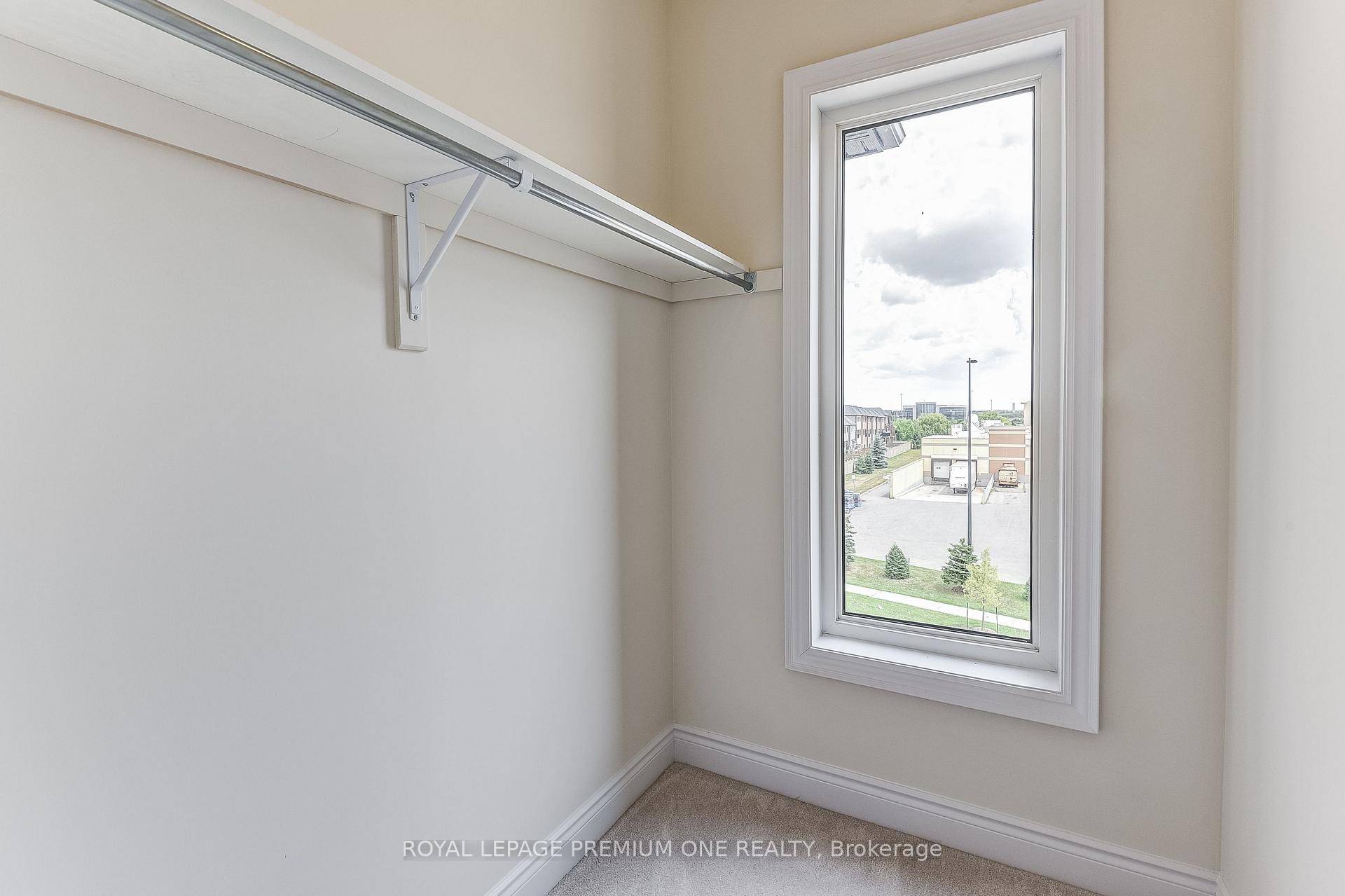 Photo 21 of 141 Tennant Circle, Vaughan, Vellore Village — HOMEH