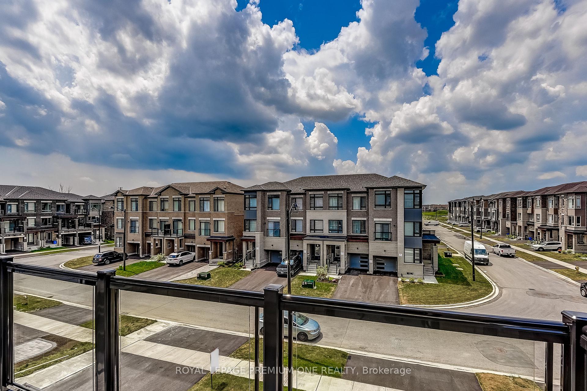 Photo 23 of 141 Tennant Circle, Vaughan, Vellore Village — HOMEH