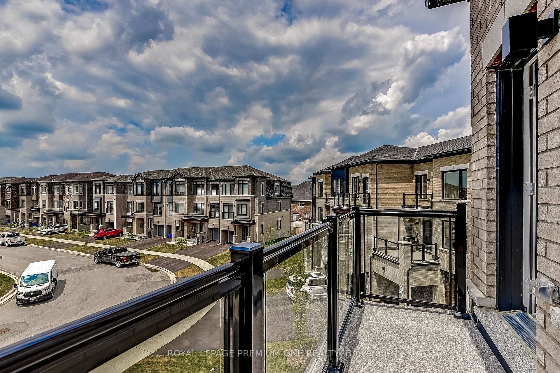 Photo 38 of 141 Tennant Circle, Vaughan, Vellore Village — HOMEH