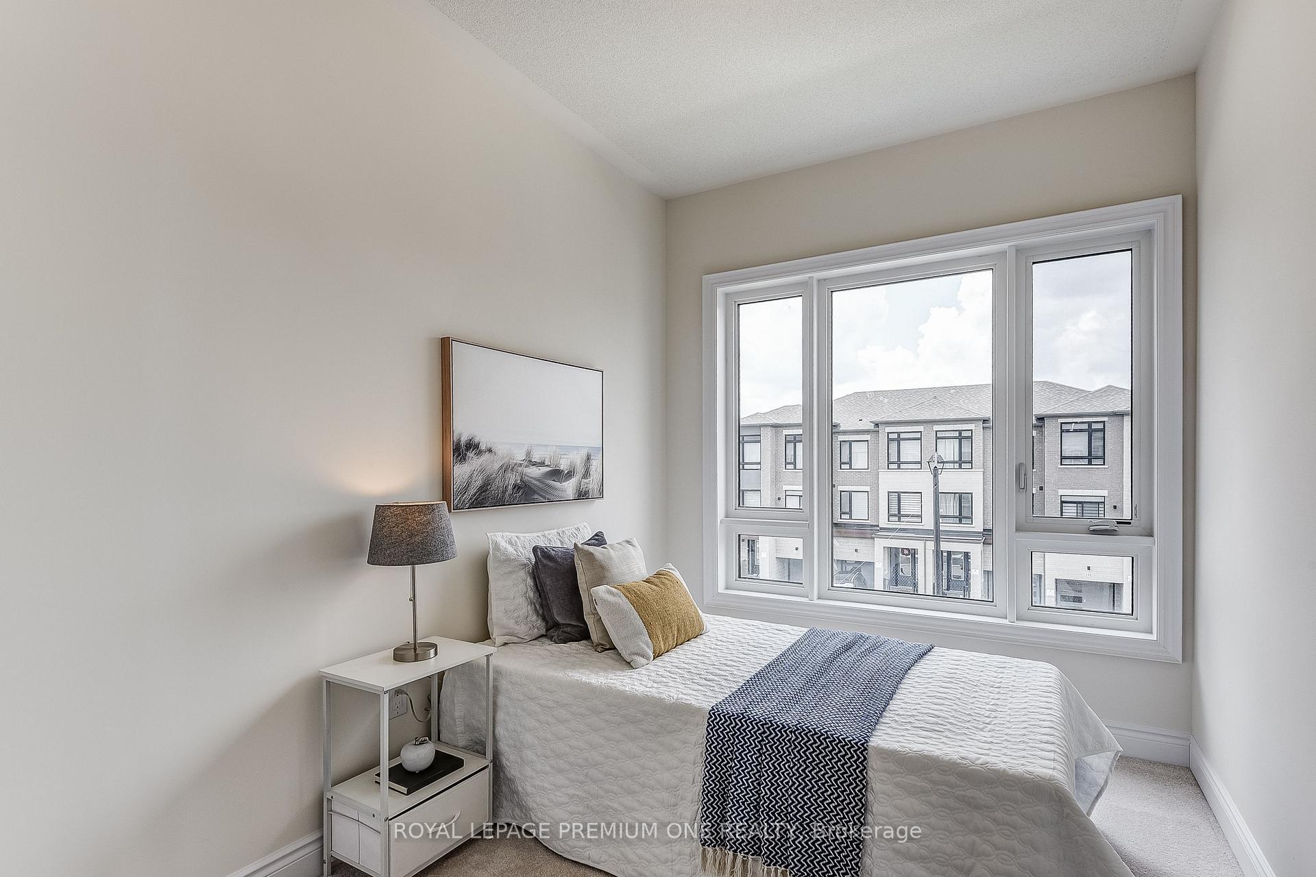 Photo 37 of 141 Tennant Circle, Vaughan, Vellore Village — HOMEH