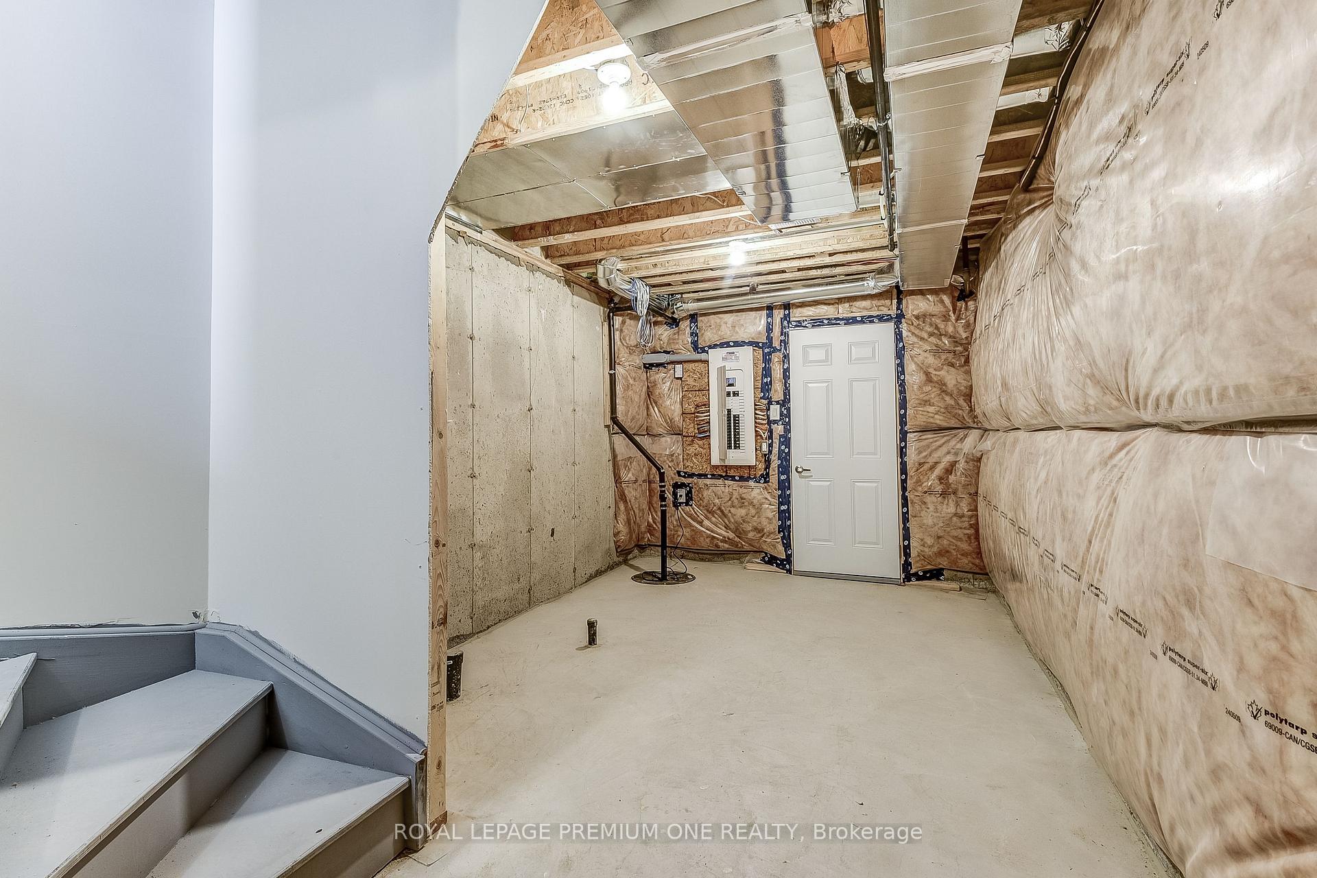 Photo 44 of 141 Tennant Circle, Vaughan, Vellore Village — HOMEH
