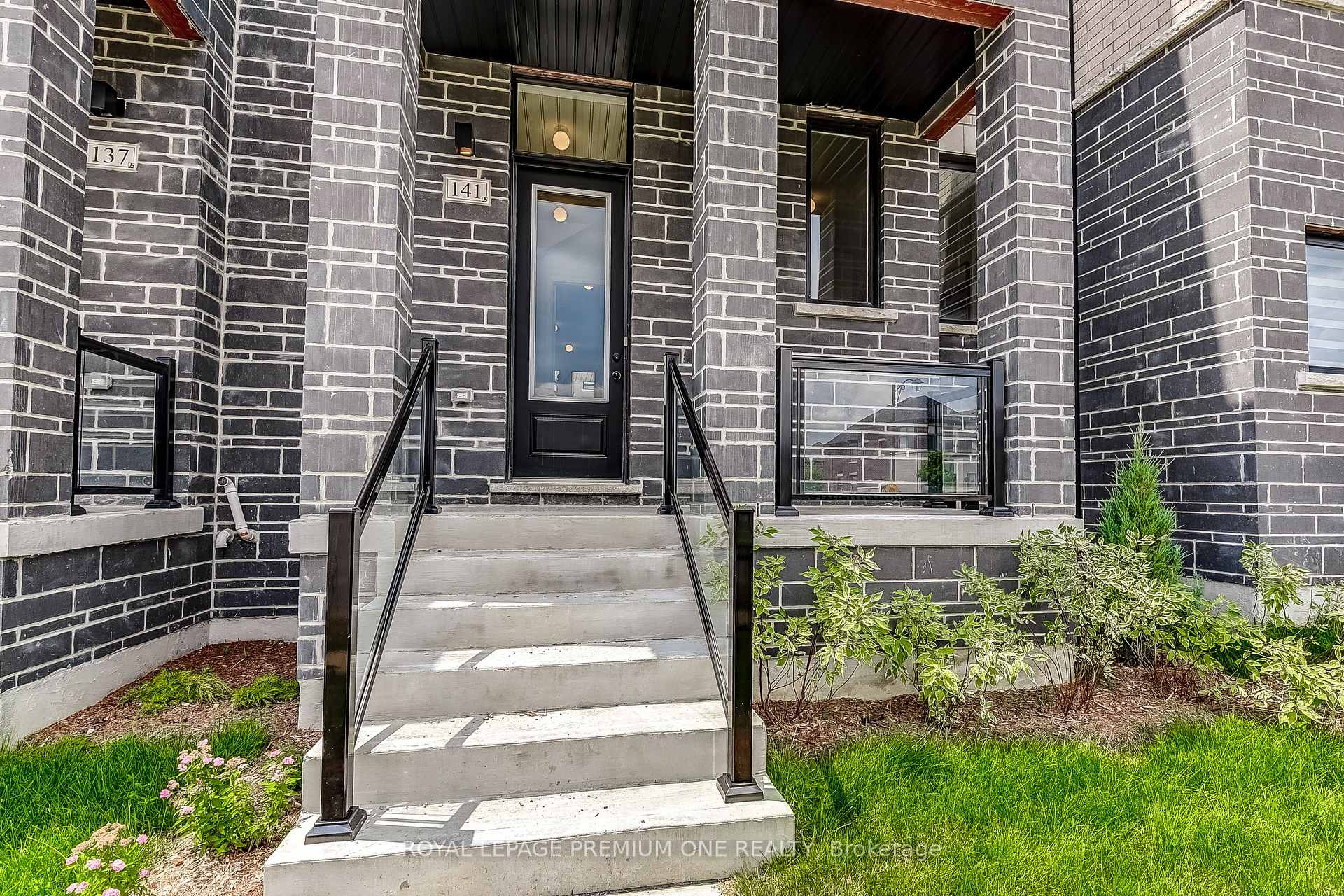 Photo 42 of 141 Tennant Circle, Vaughan, Vellore Village — HOMEH