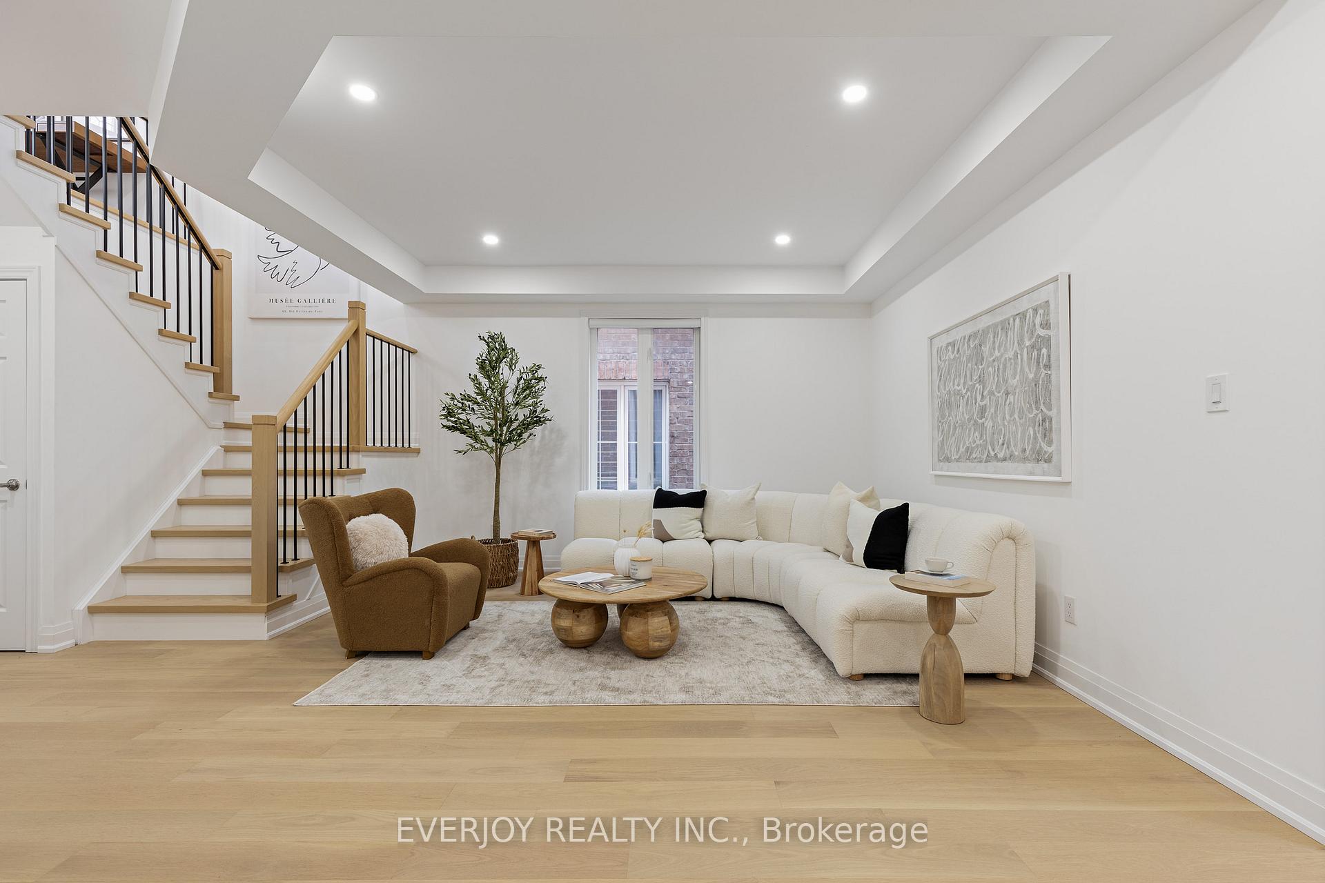 Photo 4 of 20 Wintam Place, Markham, Victoria Square — HOMEH