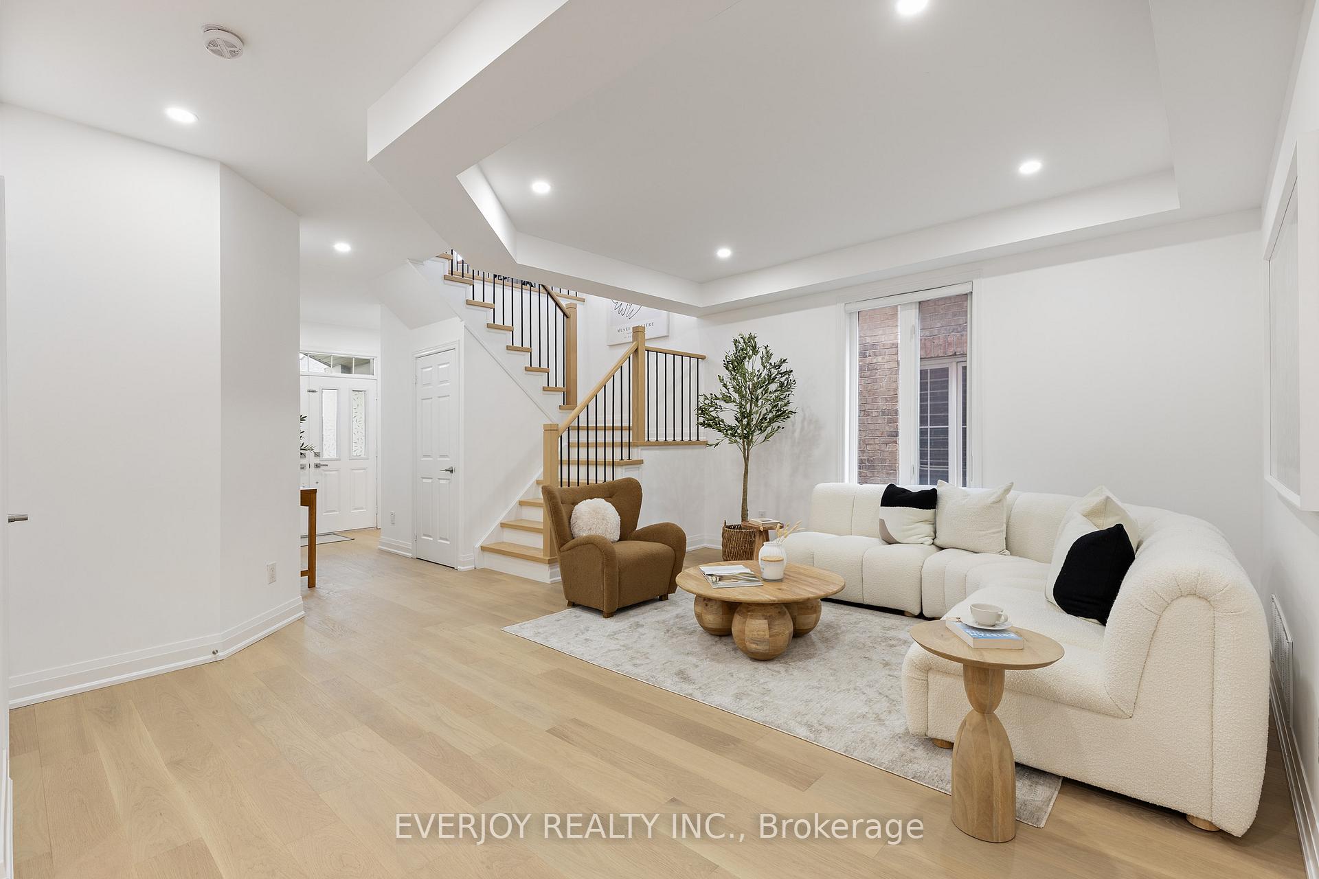 Photo 2 of 20 Wintam Place, Markham, Victoria Square — HOMEH