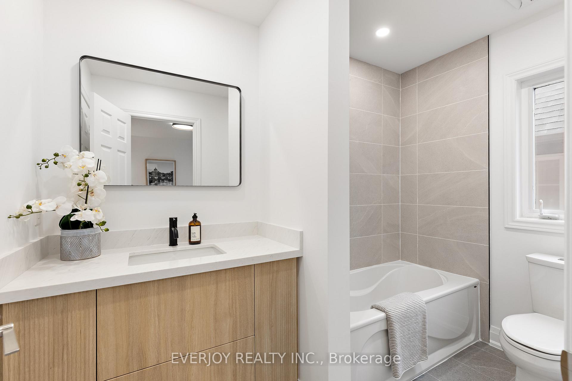 Photo 18 of 20 Wintam Place, Markham, Victoria Square — HOMEH