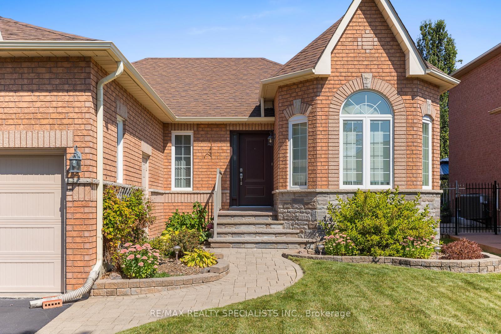 Photo 21 of 27 Bowman Street, Halton Hills, Georgetown — HOMEH