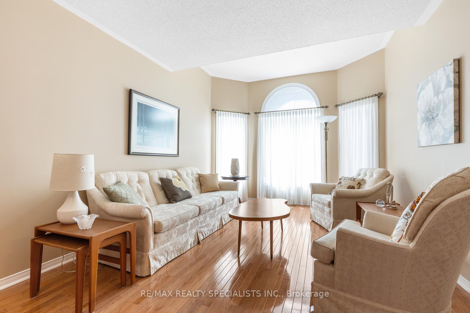 Photo 17 of 27 Bowman Street, Halton Hills, Georgetown — HOMEH