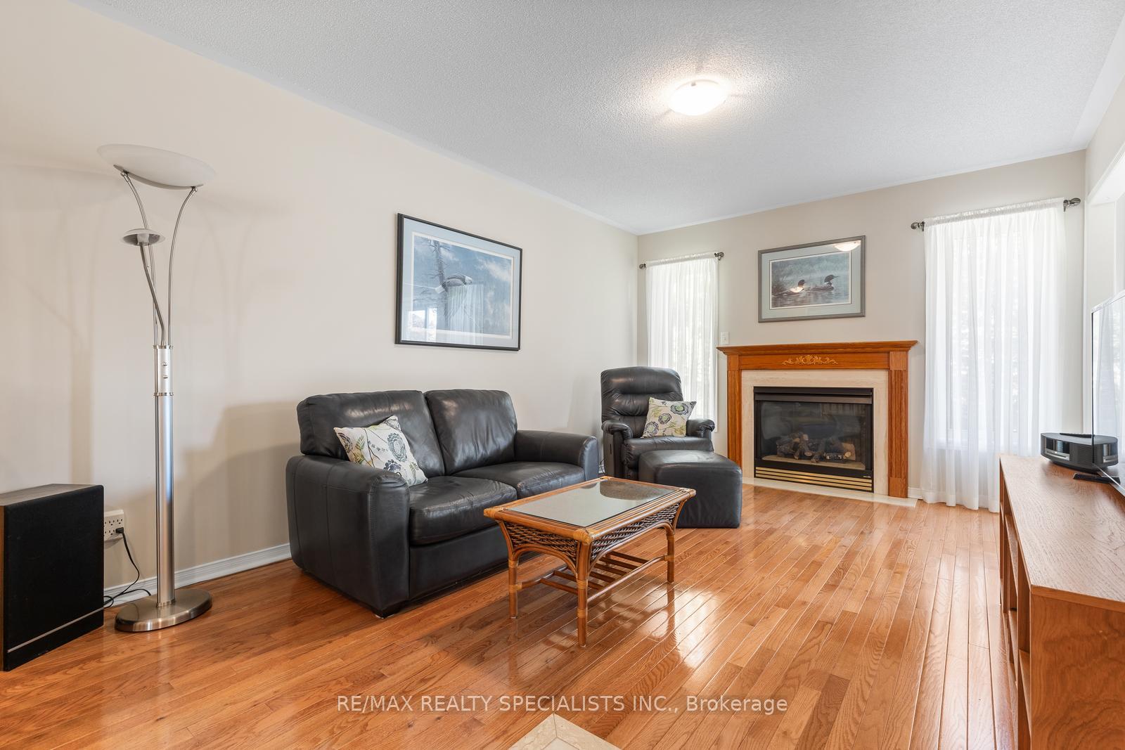 Photo 27 of 27 Bowman Street, Halton Hills, Georgetown — HOMEH