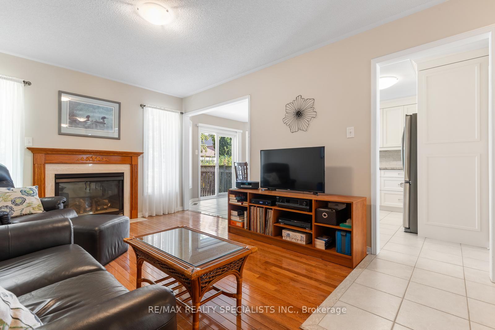 Photo 26 of 27 Bowman Street, Halton Hills, Georgetown — HOMEH