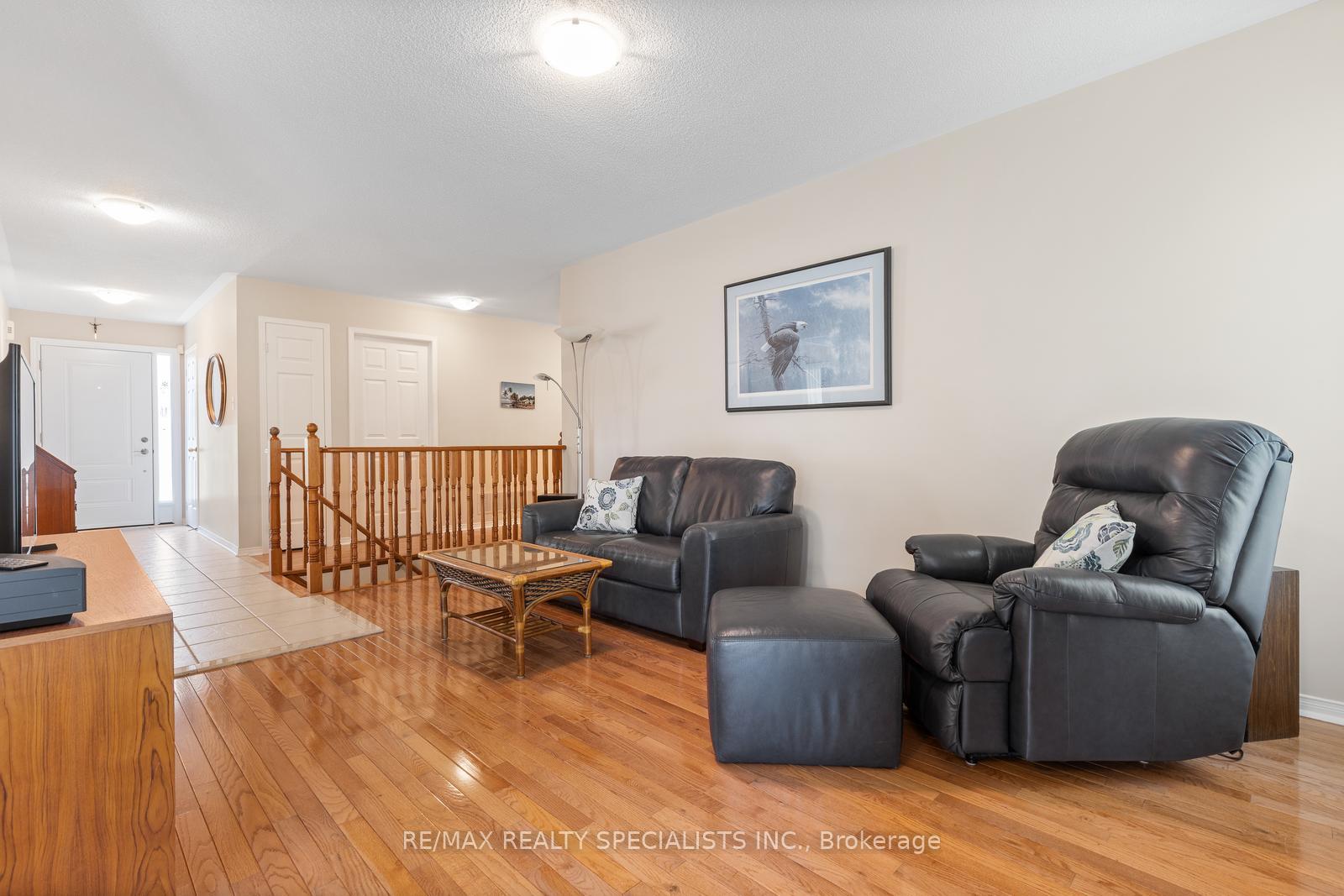 Photo 24 of 27 Bowman Street, Halton Hills, Georgetown — HOMEH