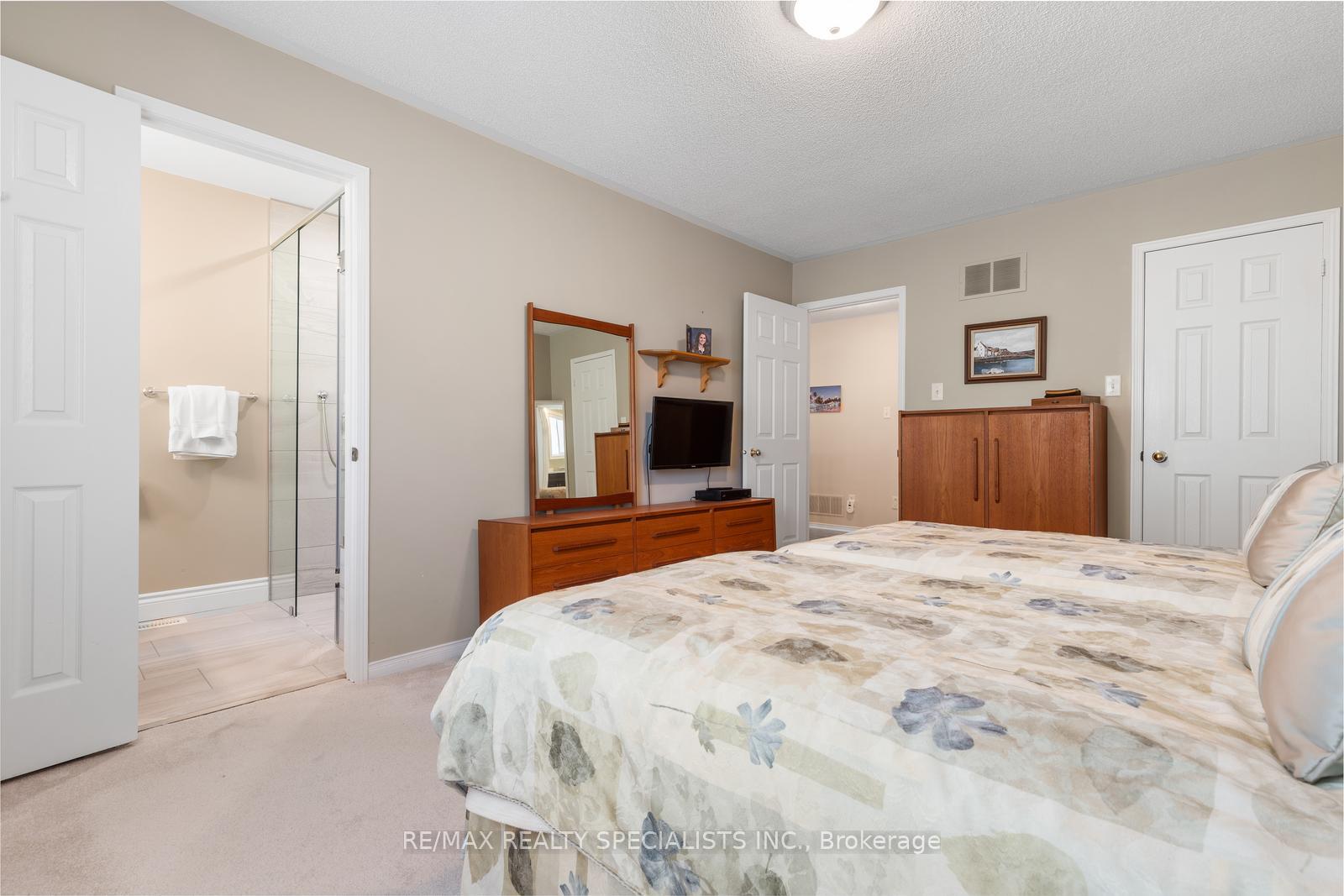 Photo 16 of 27 Bowman Street, Halton Hills, Georgetown — HOMEH