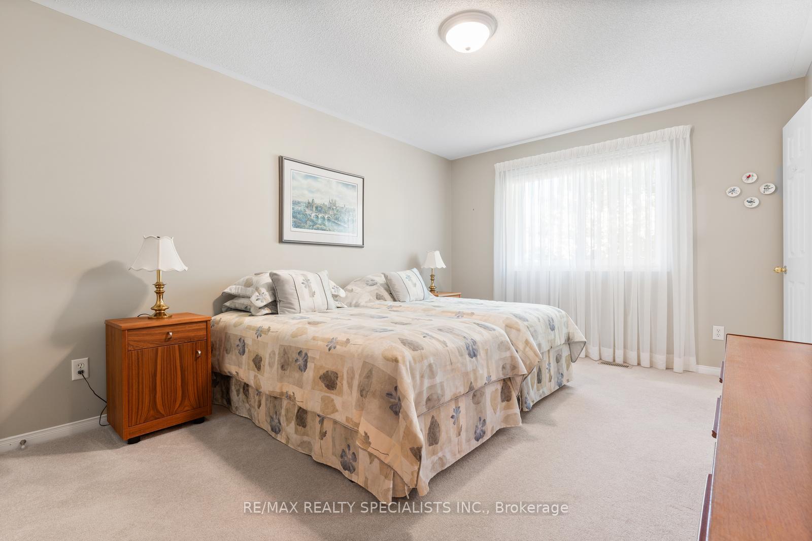 Photo 19 of 27 Bowman Street, Halton Hills, Georgetown — HOMEH