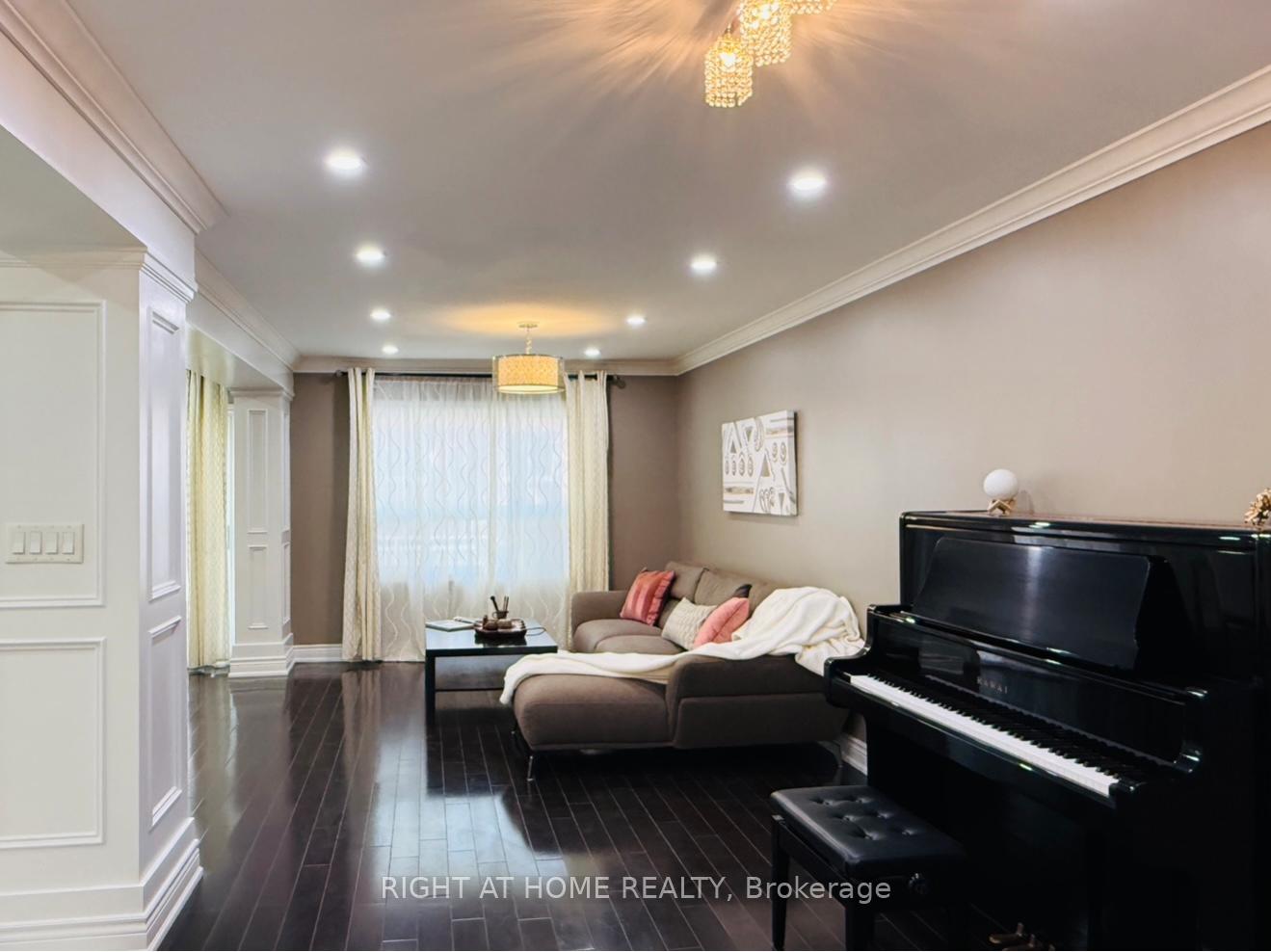 Photo 5 of 96 Irenemount Crescent, Markham, Middlefield — HOMEH