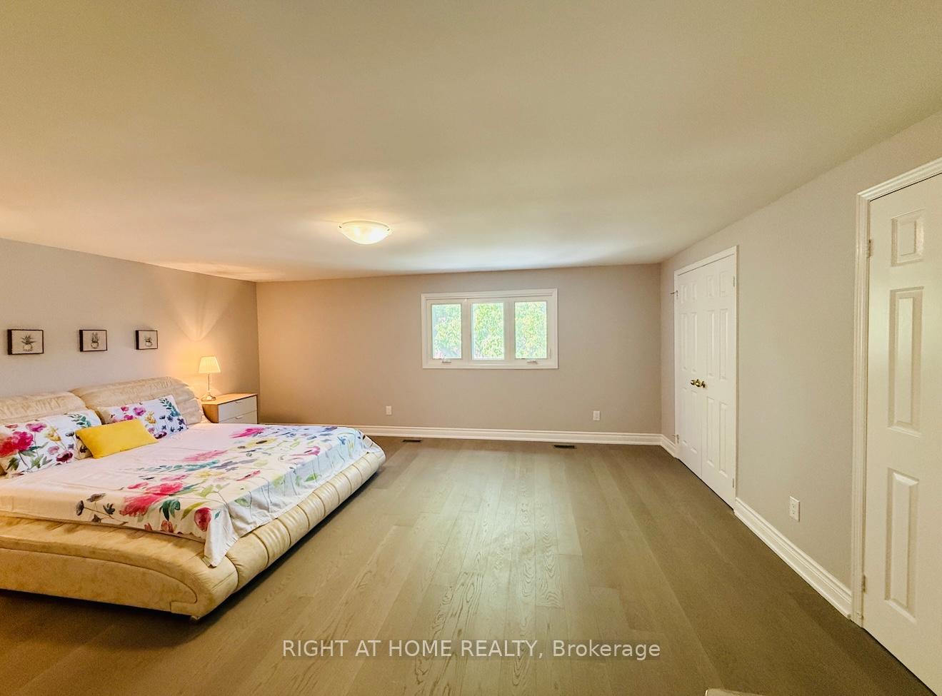 Photo 16 of 96 Irenemount Crescent, Markham, Middlefield — HOMEH