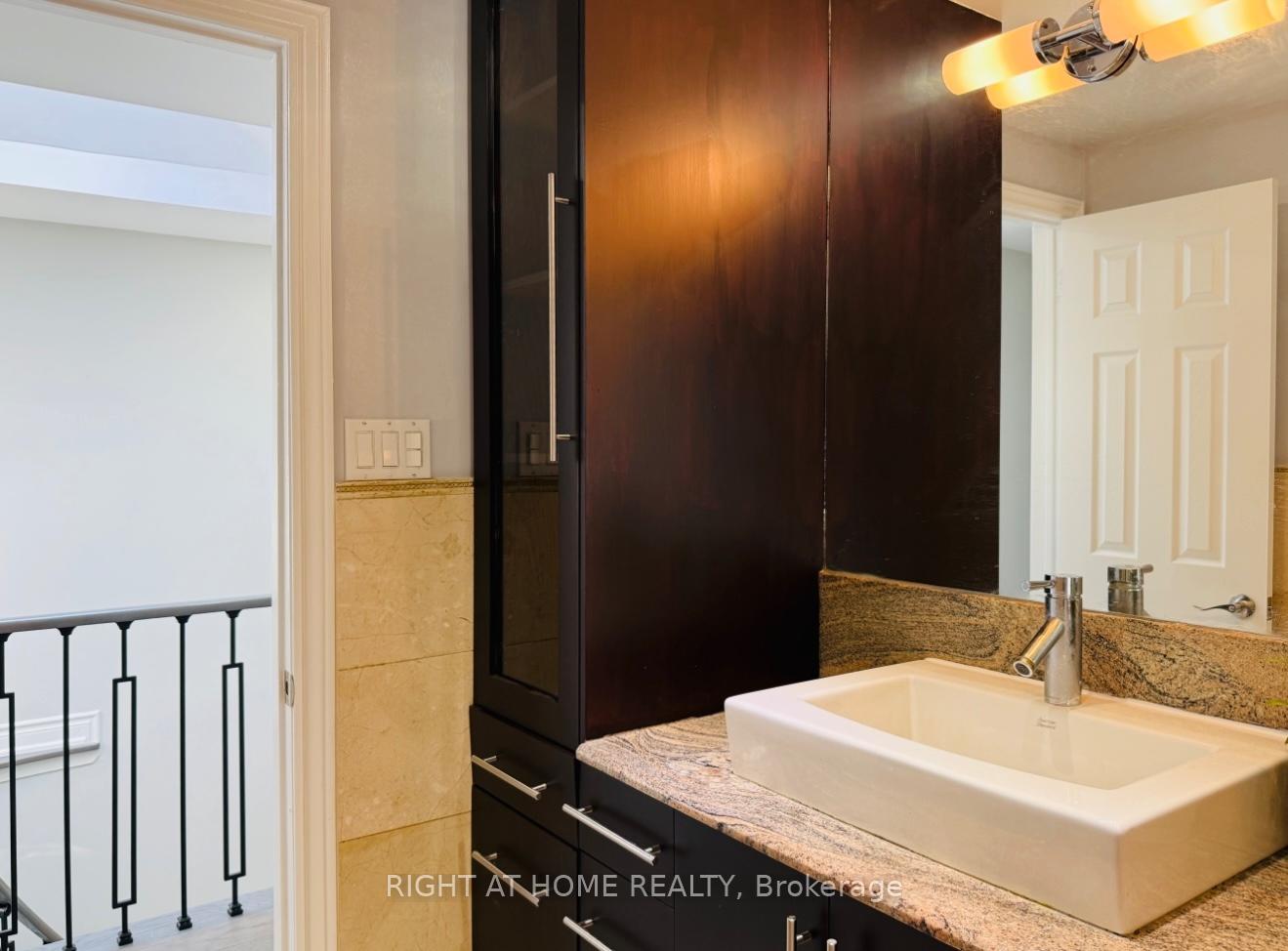 Photo 23 of 96 Irenemount Crescent, Markham, Middlefield — HOMEH