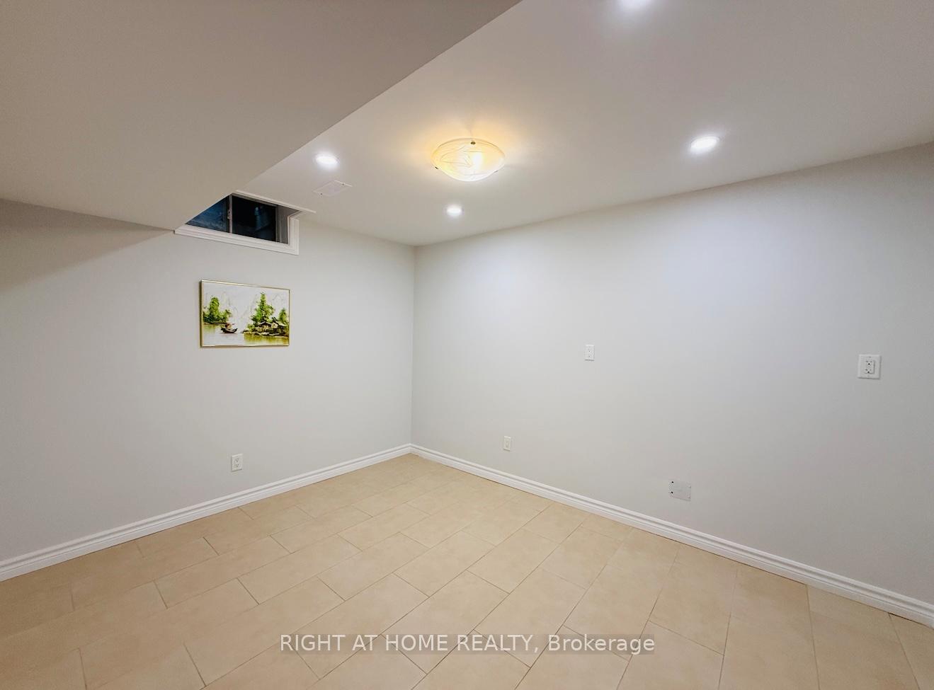 Photo 32 of 96 Irenemount Crescent, Markham, Middlefield — HOMEH