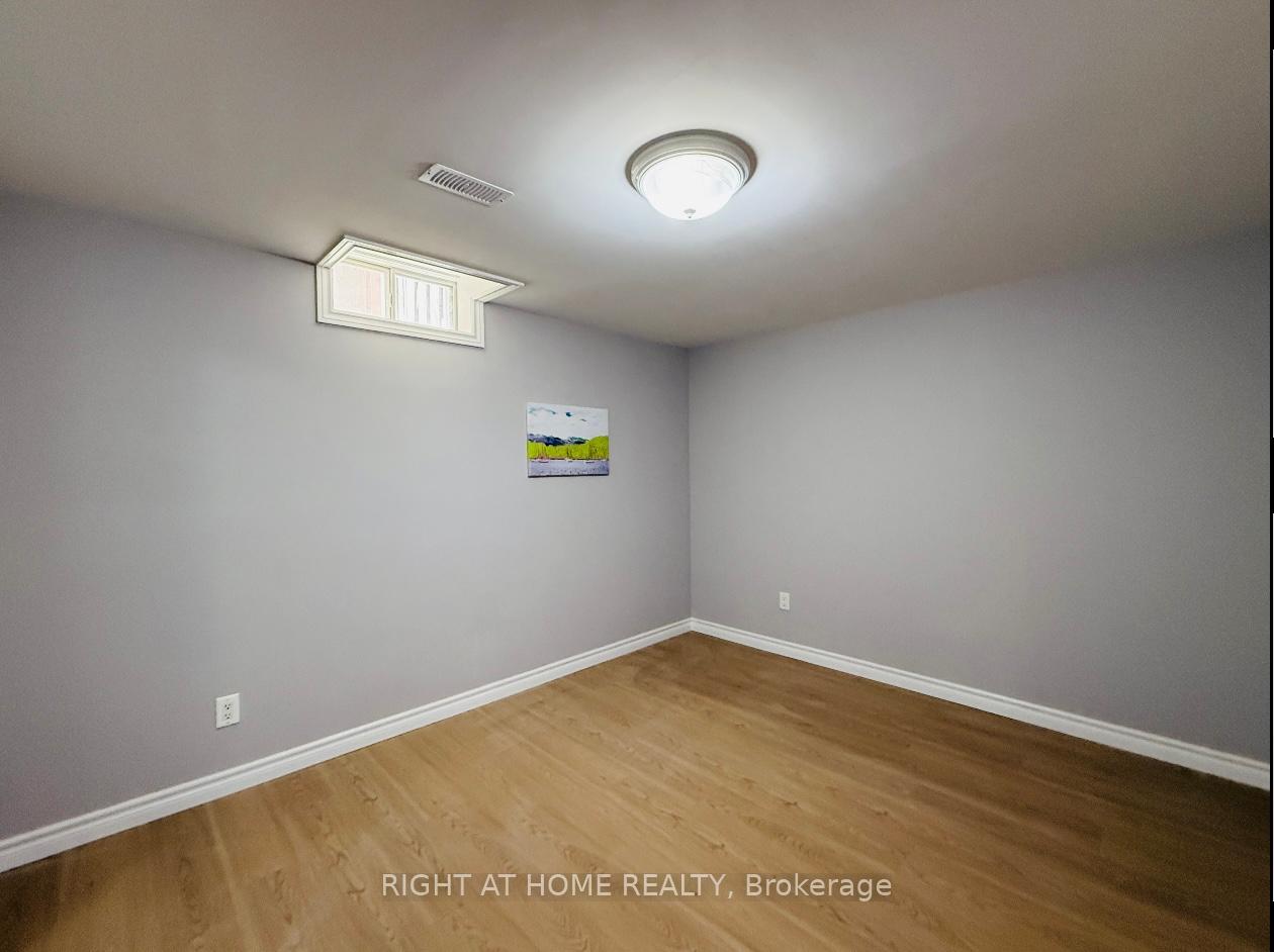 Photo 30 of 96 Irenemount Crescent, Markham, Middlefield — HOMEH