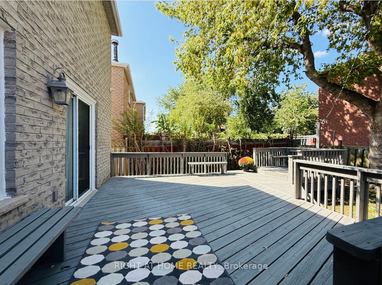 Photo 31 of 96 Irenemount Crescent, Markham, Middlefield — HOMEH