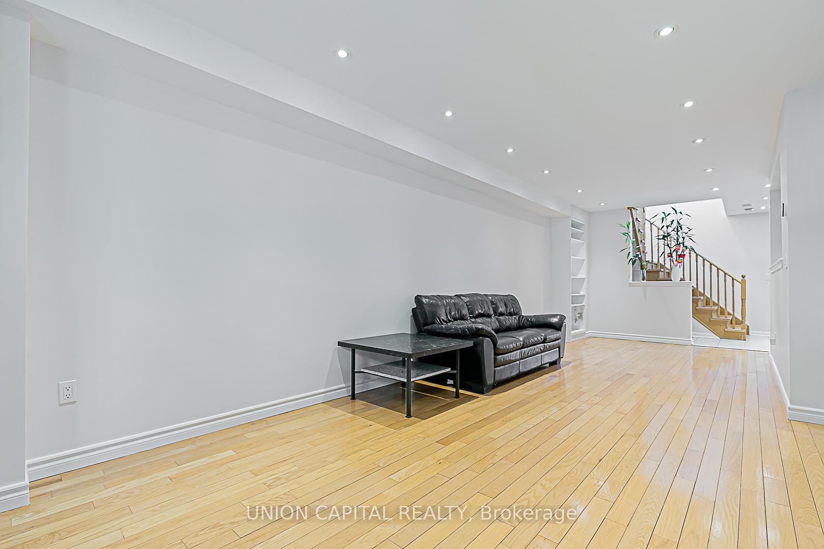 Photo 15 of 533 Bur Oak Avenue, Markham, Berczy — HOMEH