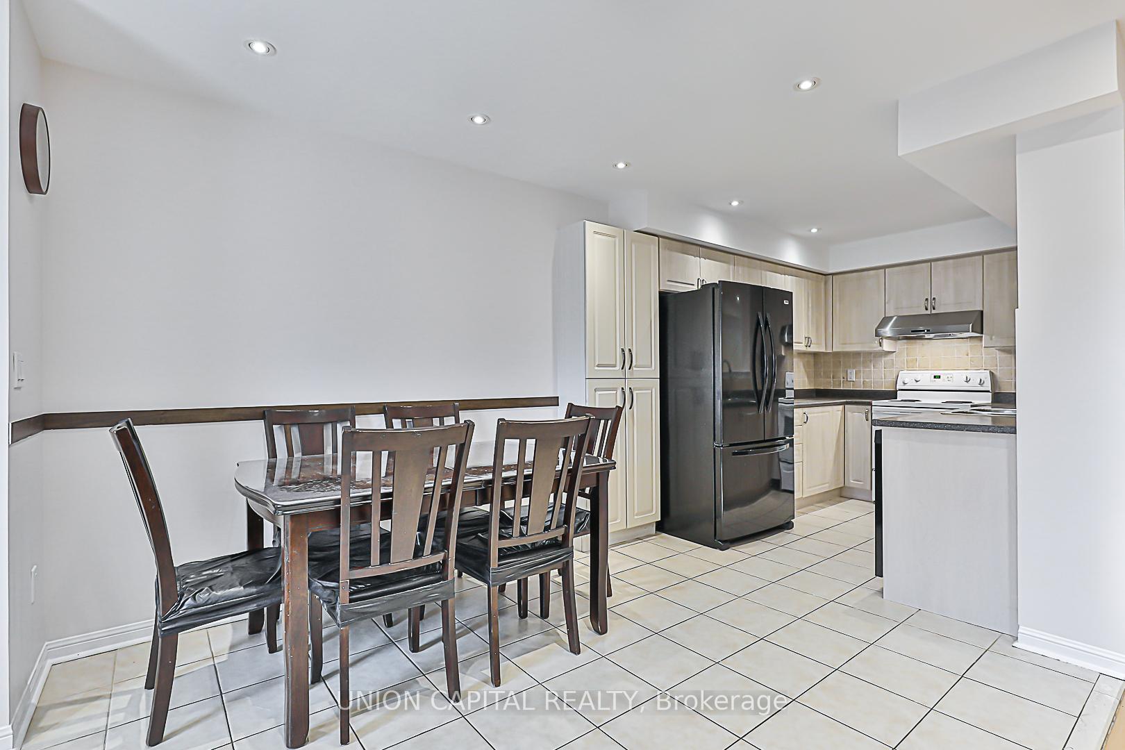 Photo 4 of 533 Bur Oak Avenue, Markham, Berczy — HOMEH