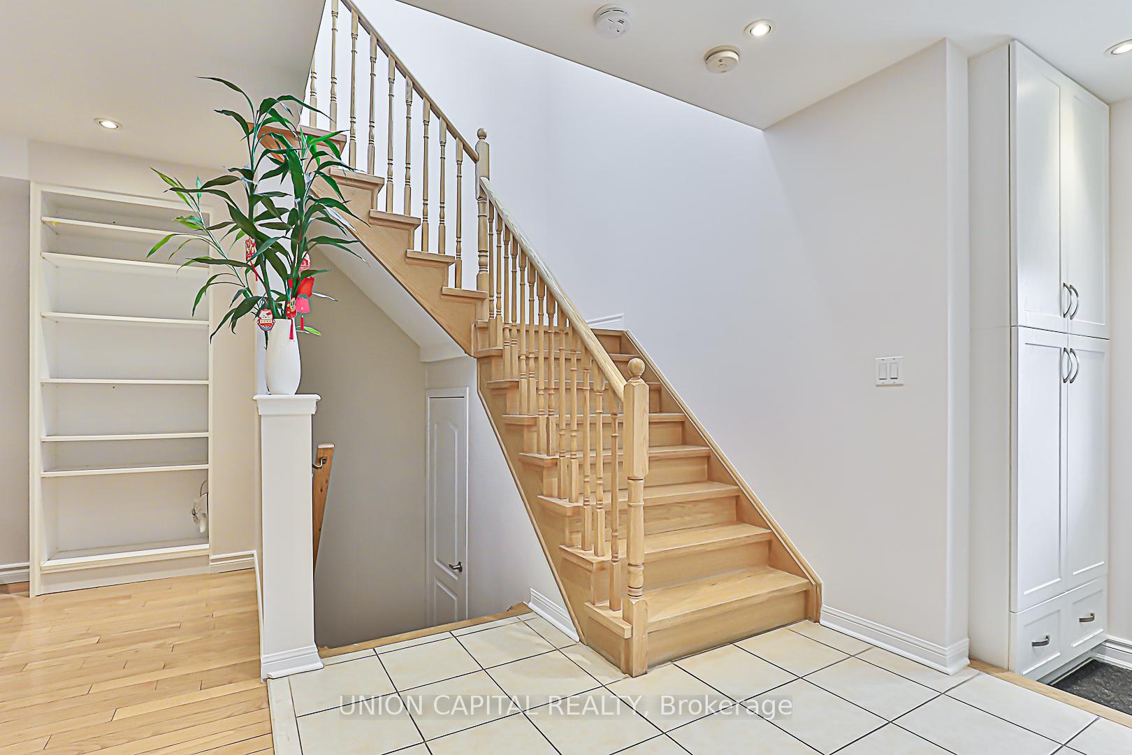 Photo 12 of 533 Bur Oak Avenue, Markham, Berczy — HOMEH