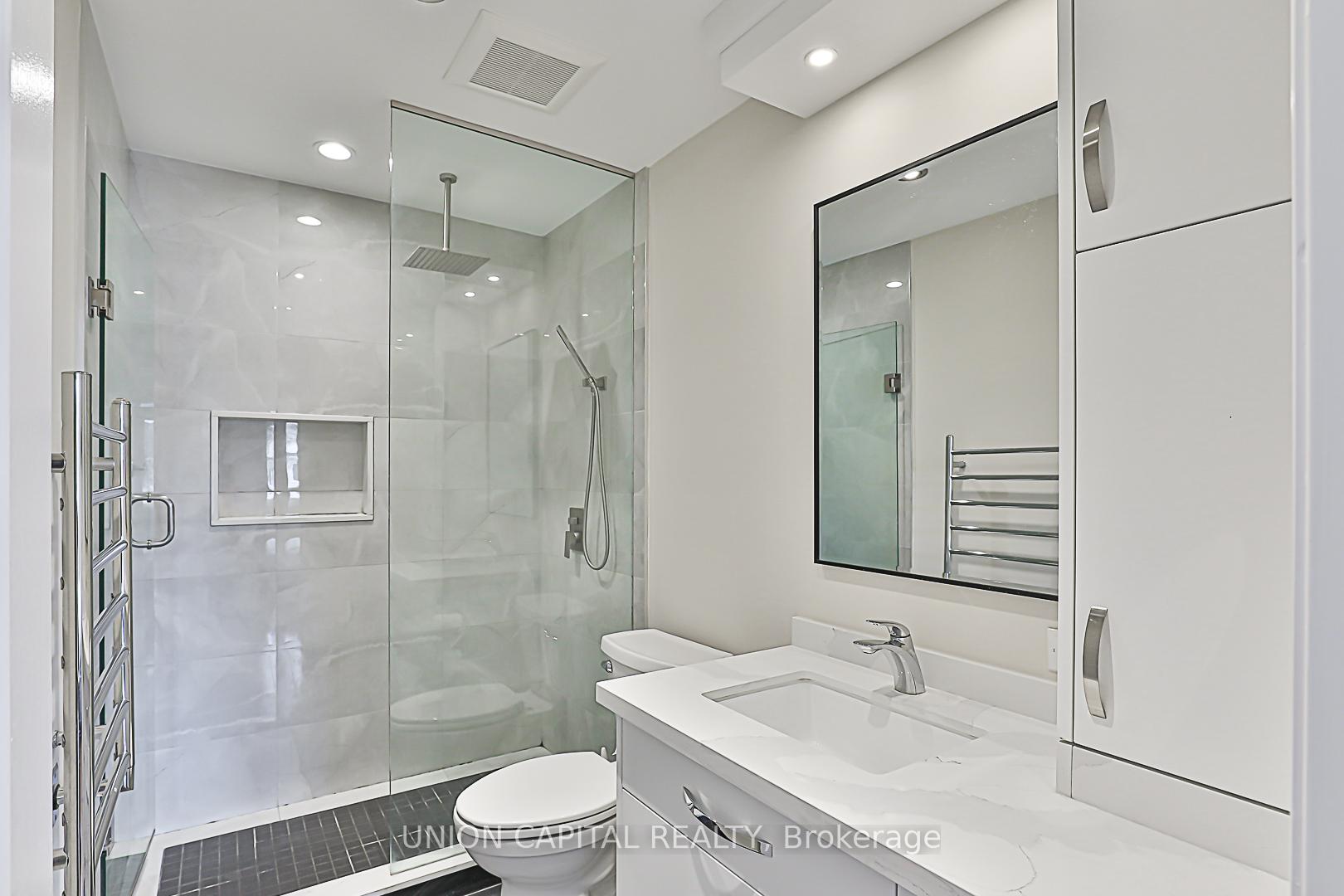Photo 3 of 533 Bur Oak Avenue, Markham, Berczy — HOMEH