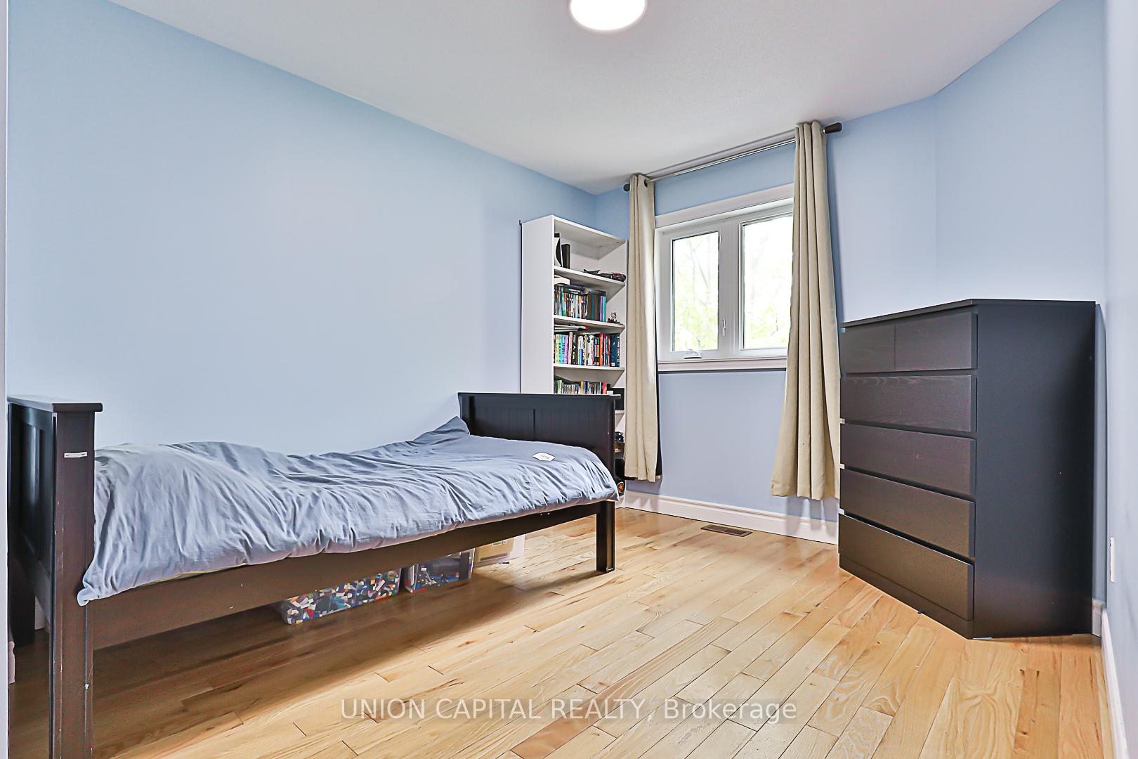 Photo 13 of 533 Bur Oak Avenue, Markham, Berczy — HOMEH