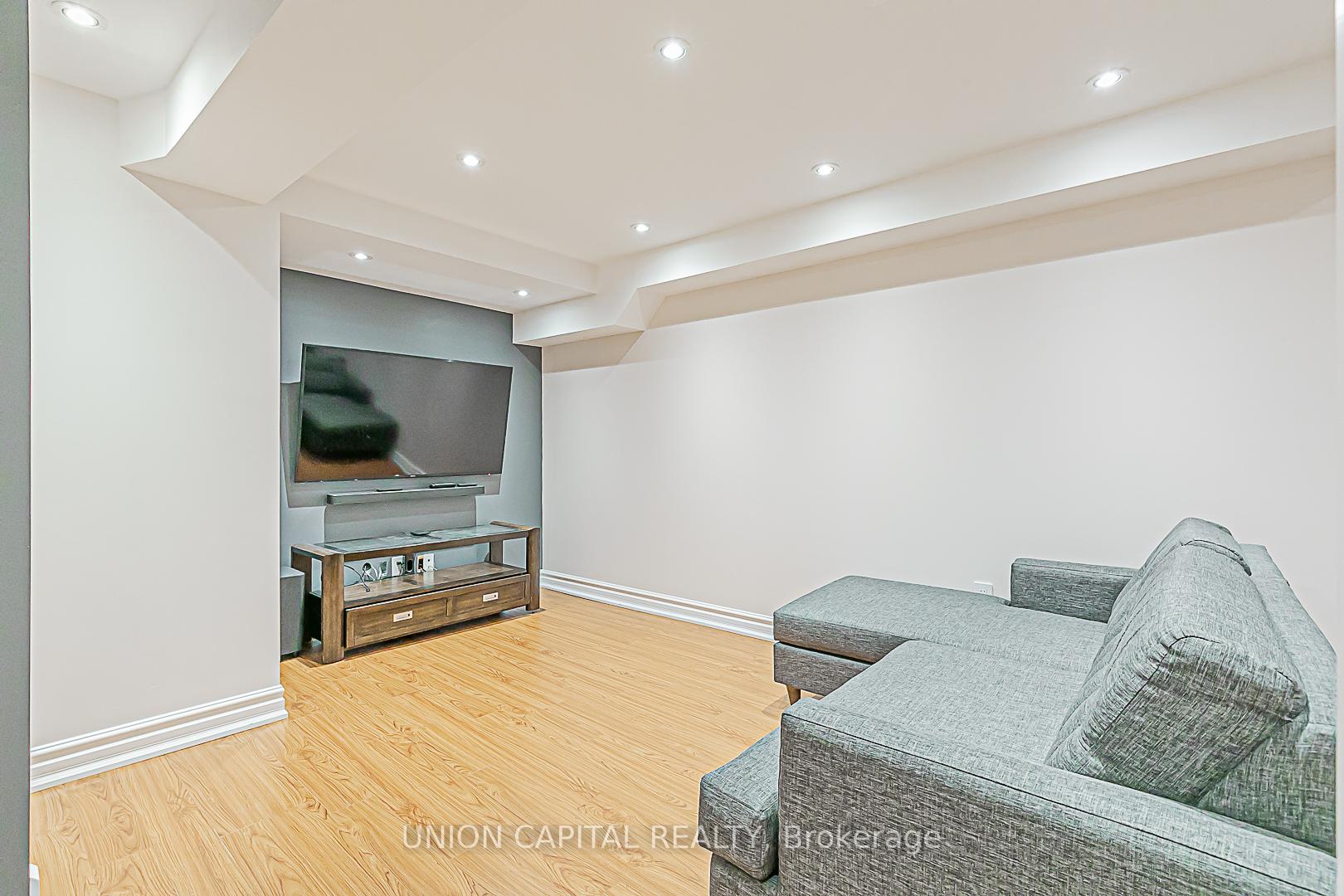 Photo 19 of 533 Bur Oak Avenue, Markham, Berczy — HOMEH