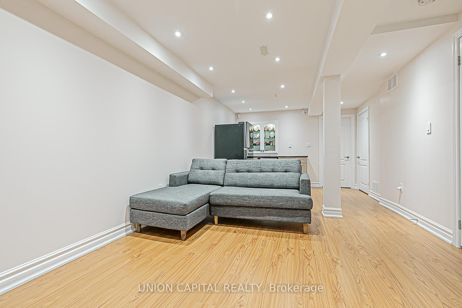 Photo 21 of 533 Bur Oak Avenue, Markham, Berczy — HOMEH