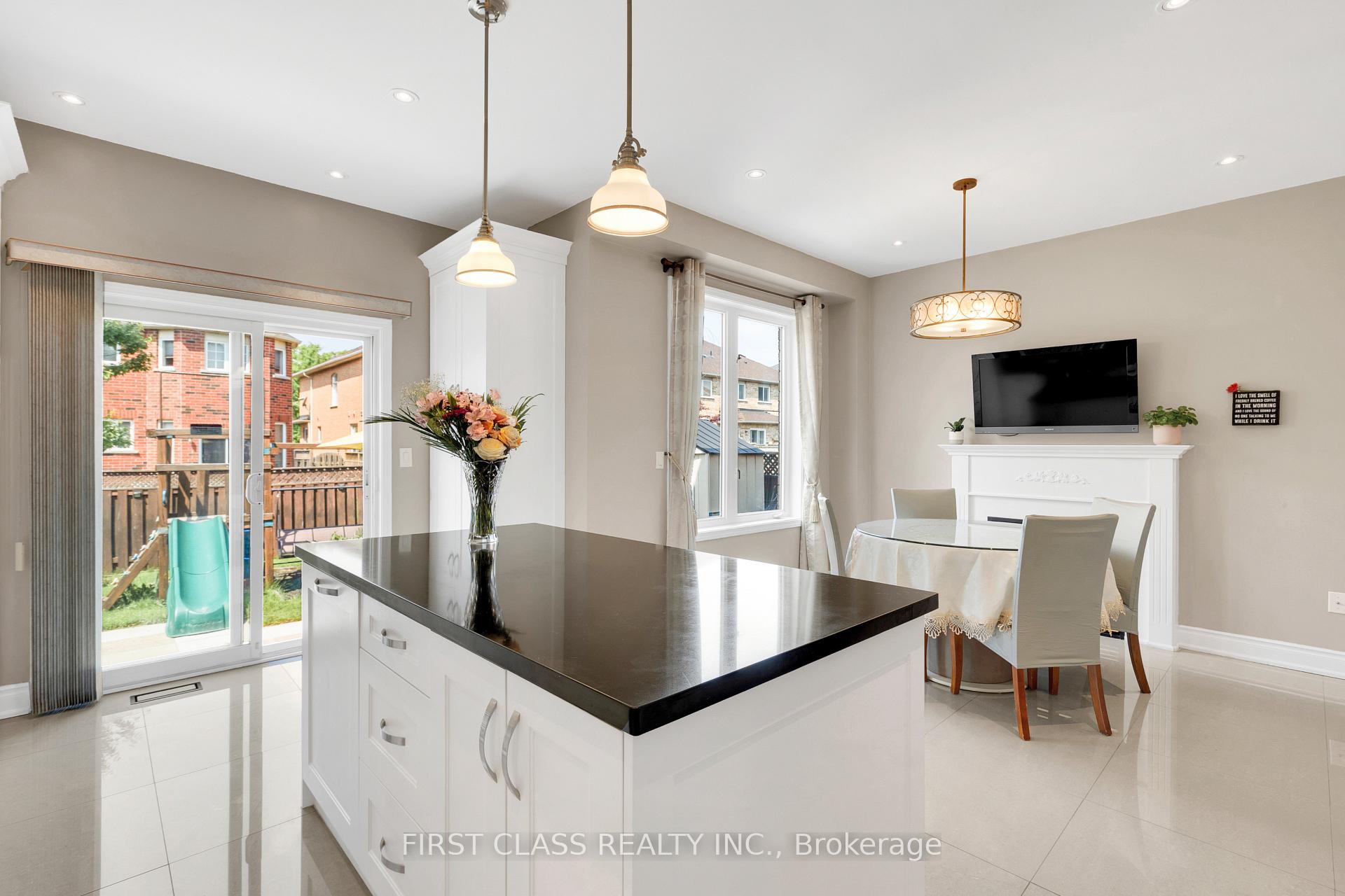 Photo 24 of 12 Charles Sturdy Road, Markham, Berczy — HOMEH