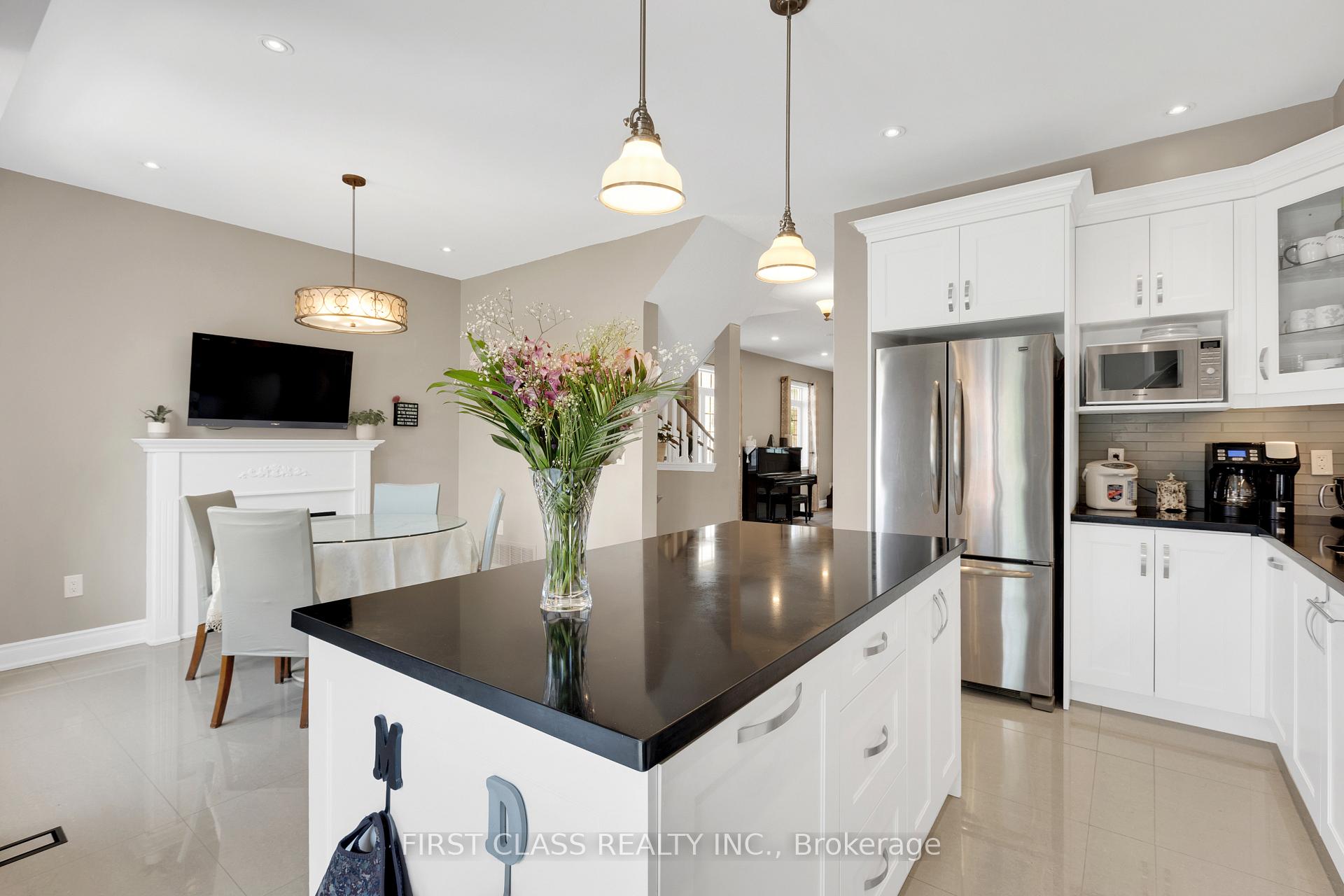 Photo 19 of 12 Charles Sturdy Road, Markham, Berczy — HOMEH