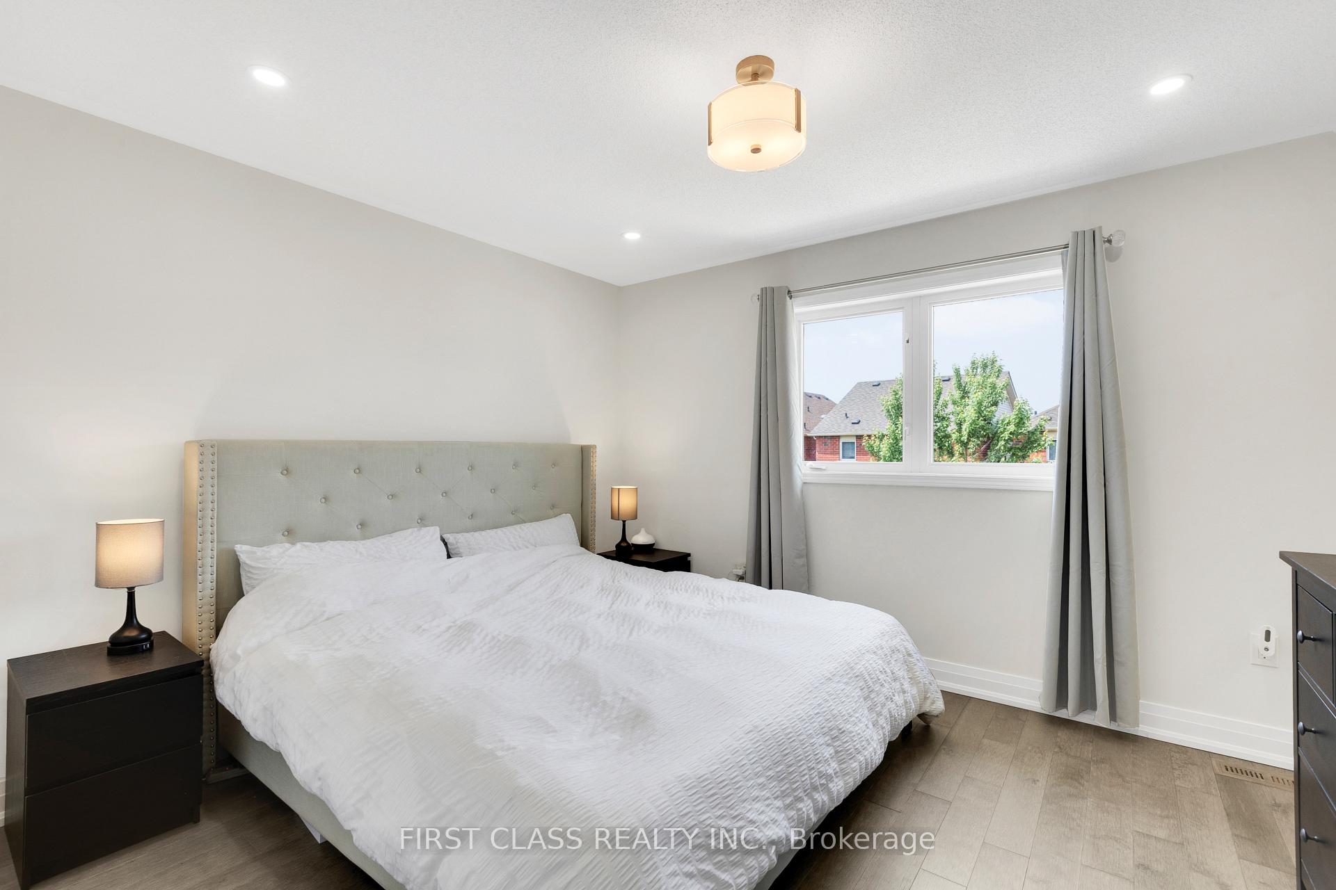 Photo 10 of 12 Charles Sturdy Road, Markham, Berczy — HOMEH