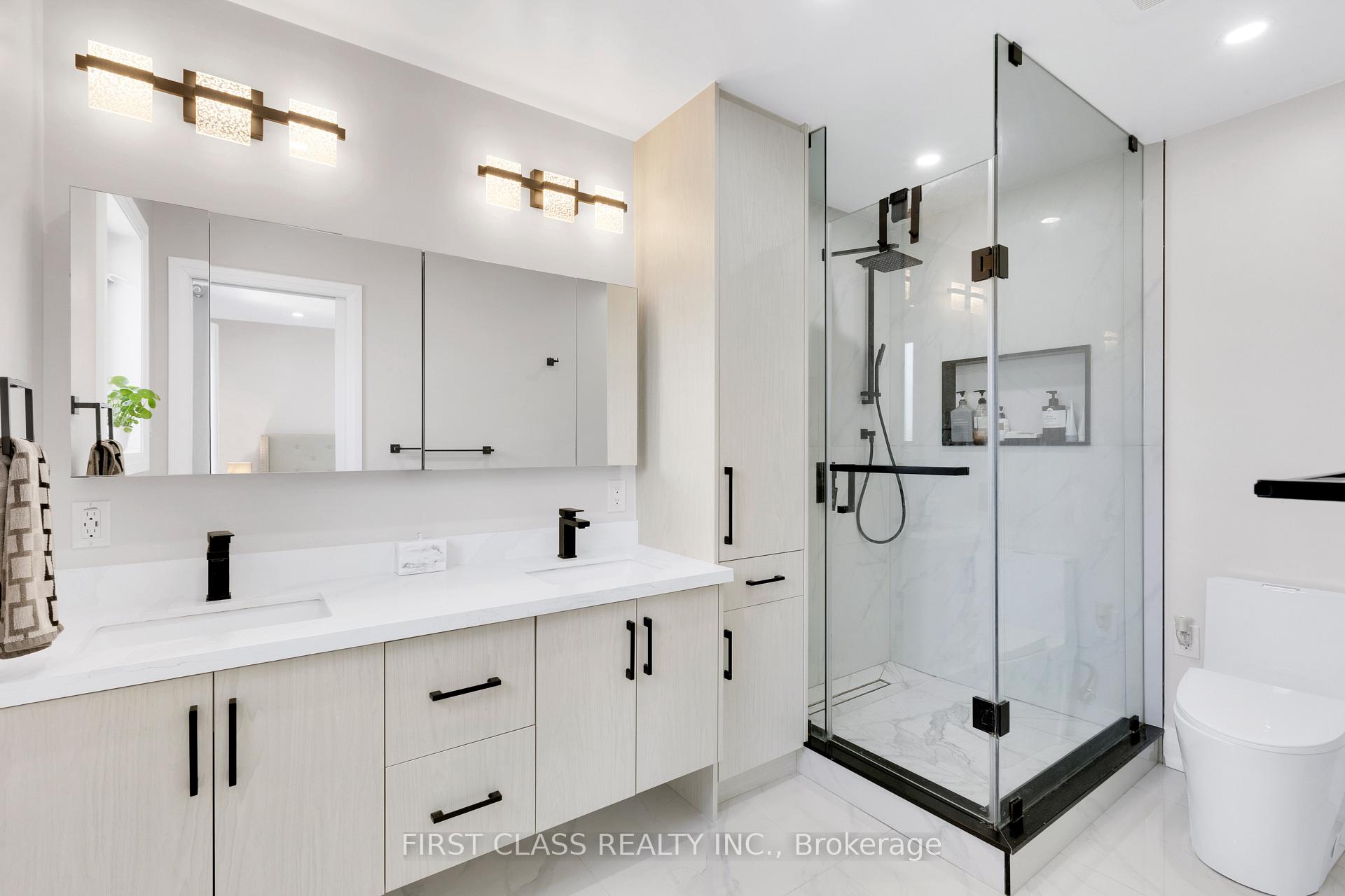 Photo 17 of 12 Charles Sturdy Road, Markham, Berczy — HOMEH