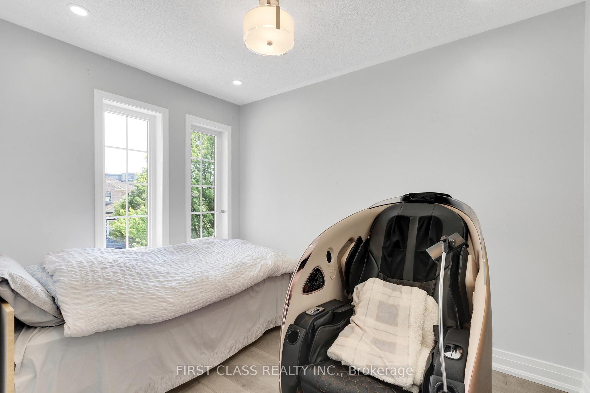 Photo 22 of 12 Charles Sturdy Road, Markham, Berczy — HOMEH